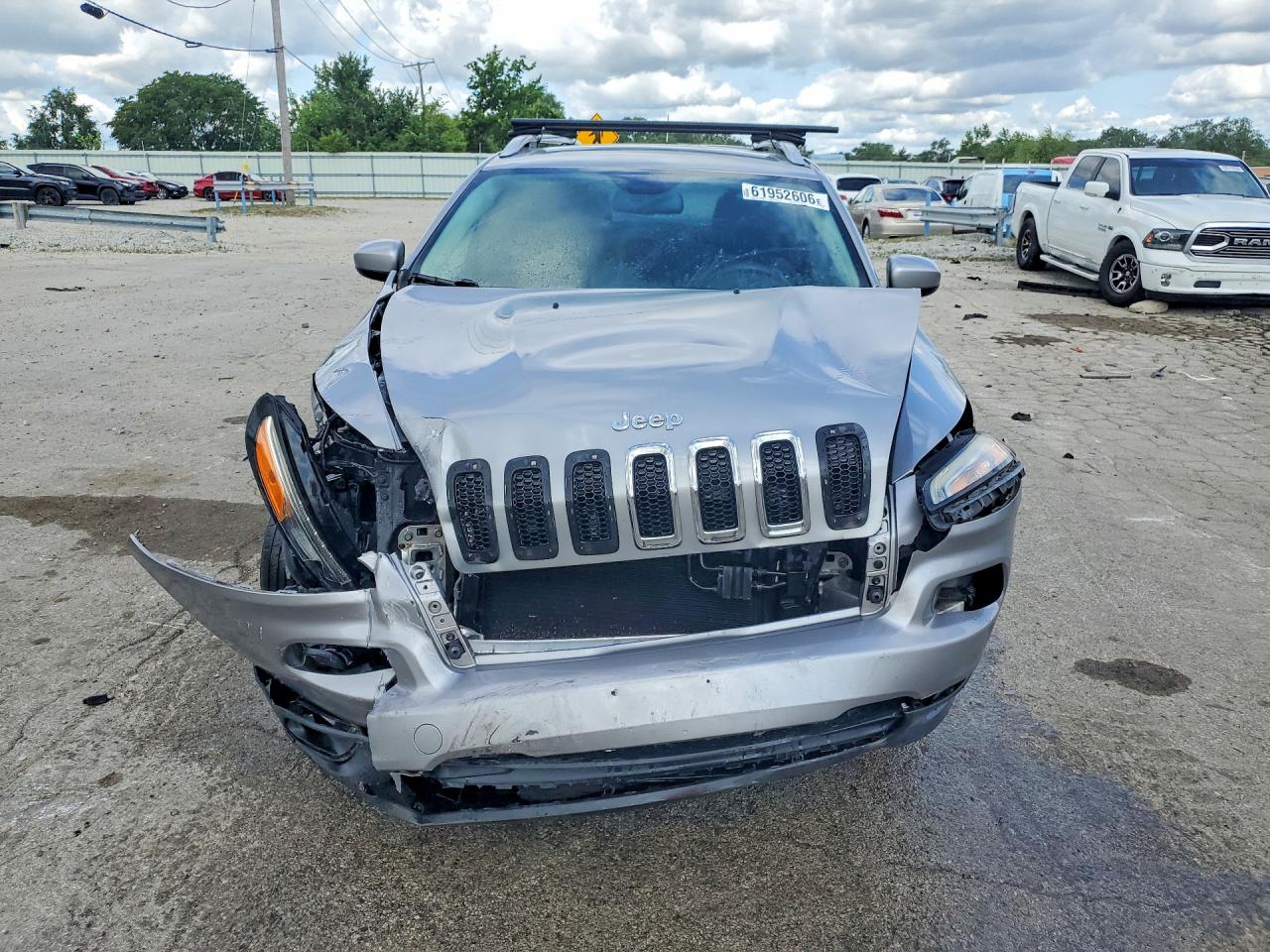 2014 Jeep Cherokee Latitude Gray vin: 1C4PJMCS1EW278295