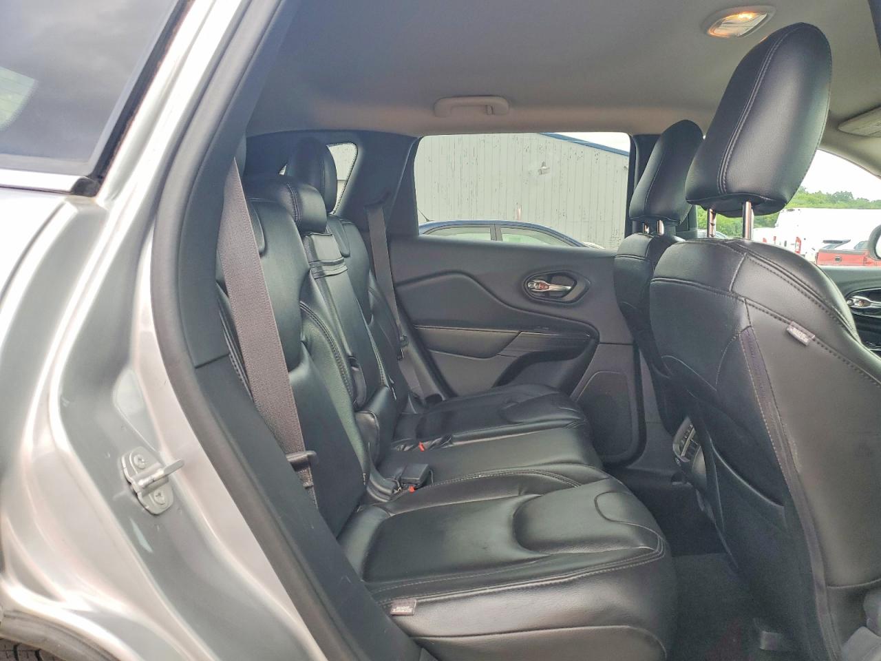 2014 Jeep Cherokee Latitude Gray vin: 1C4PJMCS1EW278295