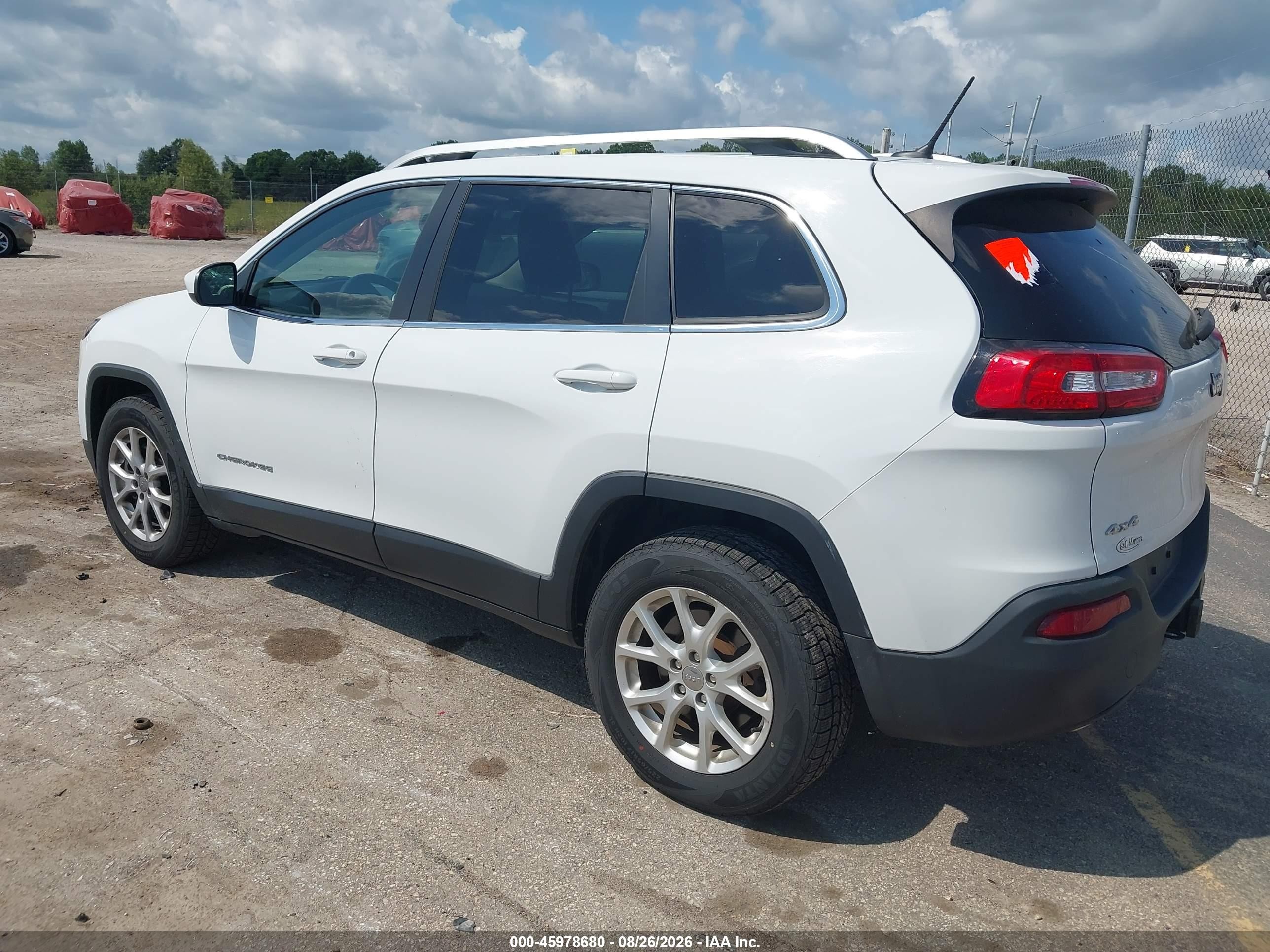 2014 Jeep Cherokee Latitude White vin: 1C4PJMCS1EW285327