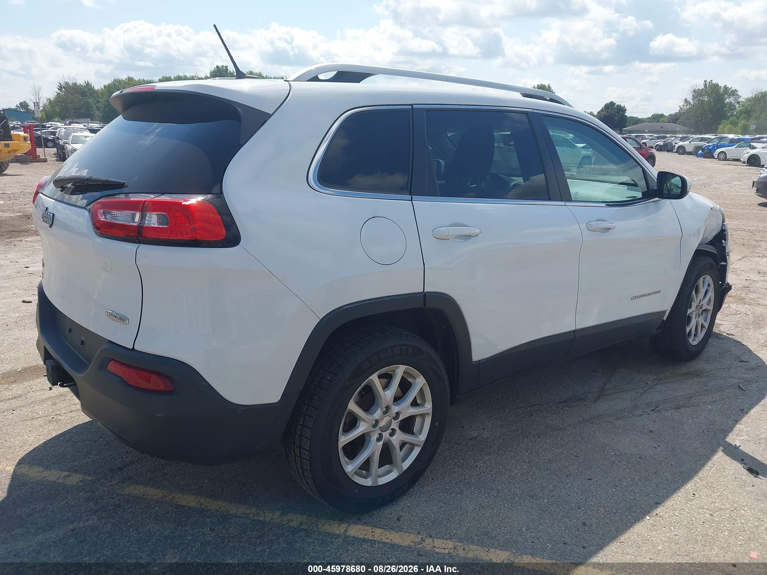 2014 Jeep Cherokee Latitude White vin: 1C4PJMCS1EW285327