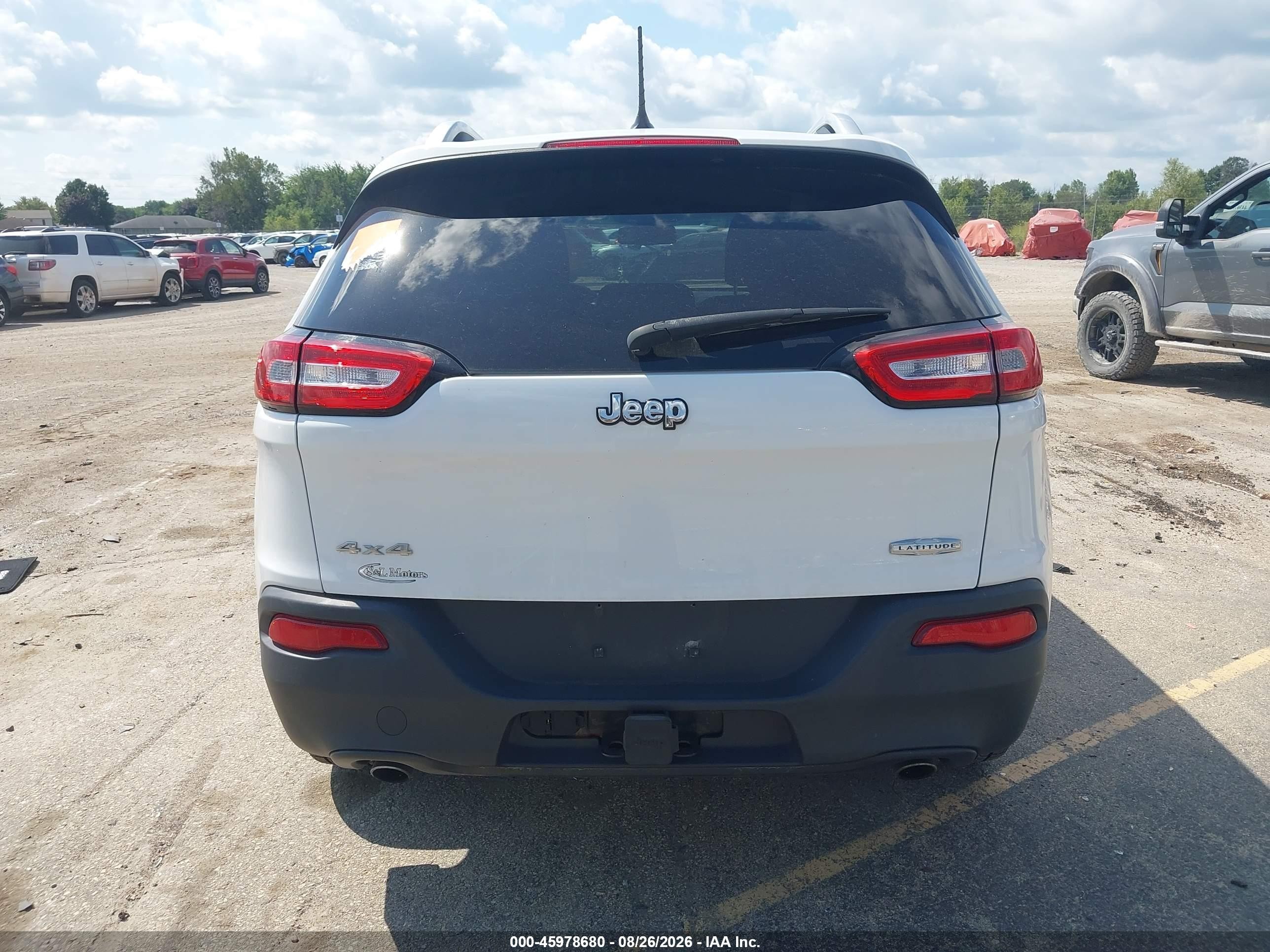 2014 Jeep Cherokee Latitude White vin: 1C4PJMCS1EW285327