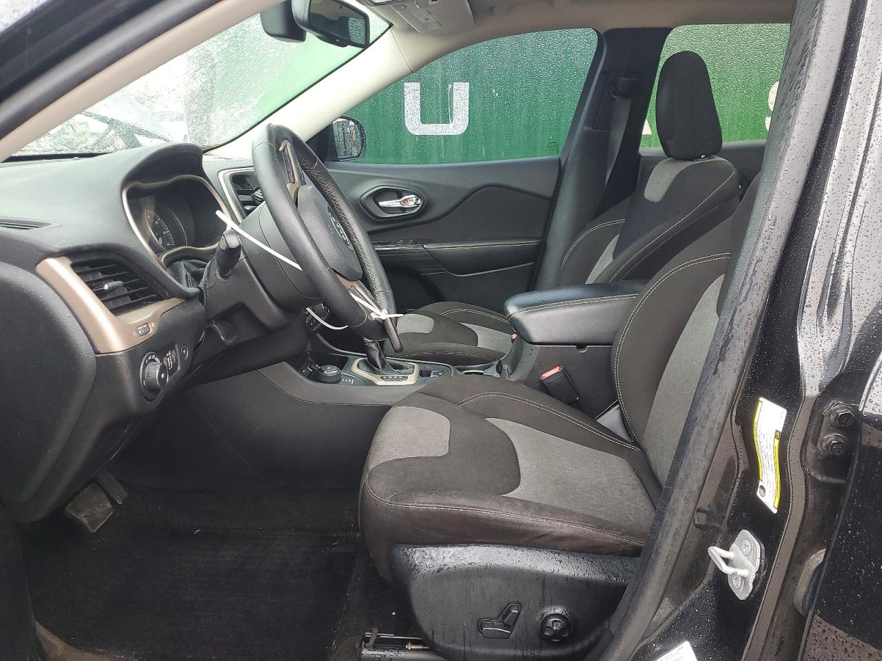 2014 Jeep Cherokee Latitude Black vin: 1C4PJMCS1EW297848