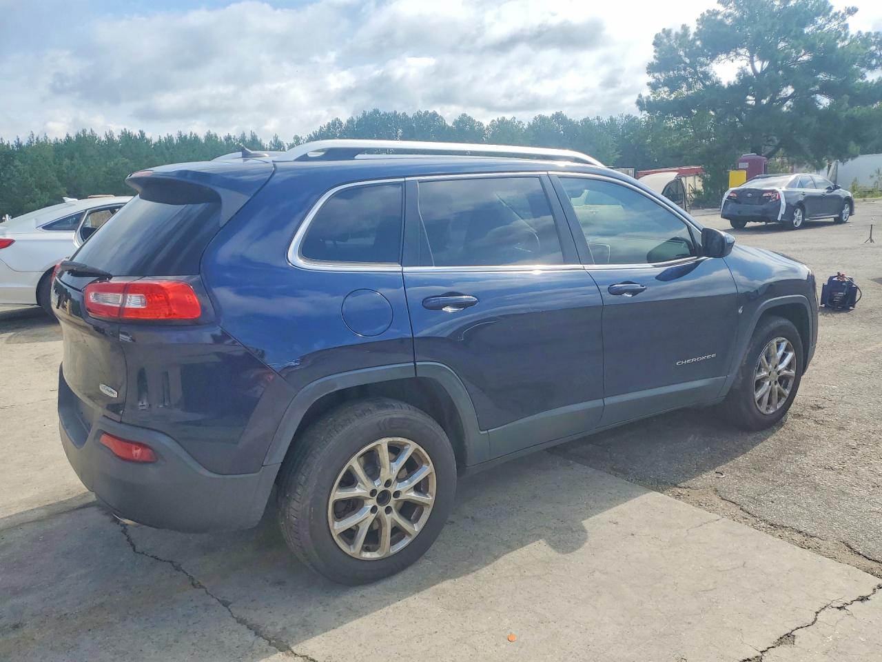 2014 Jeep Cherokee Latitude Blue vin: 1C4PJMCS1EW321890