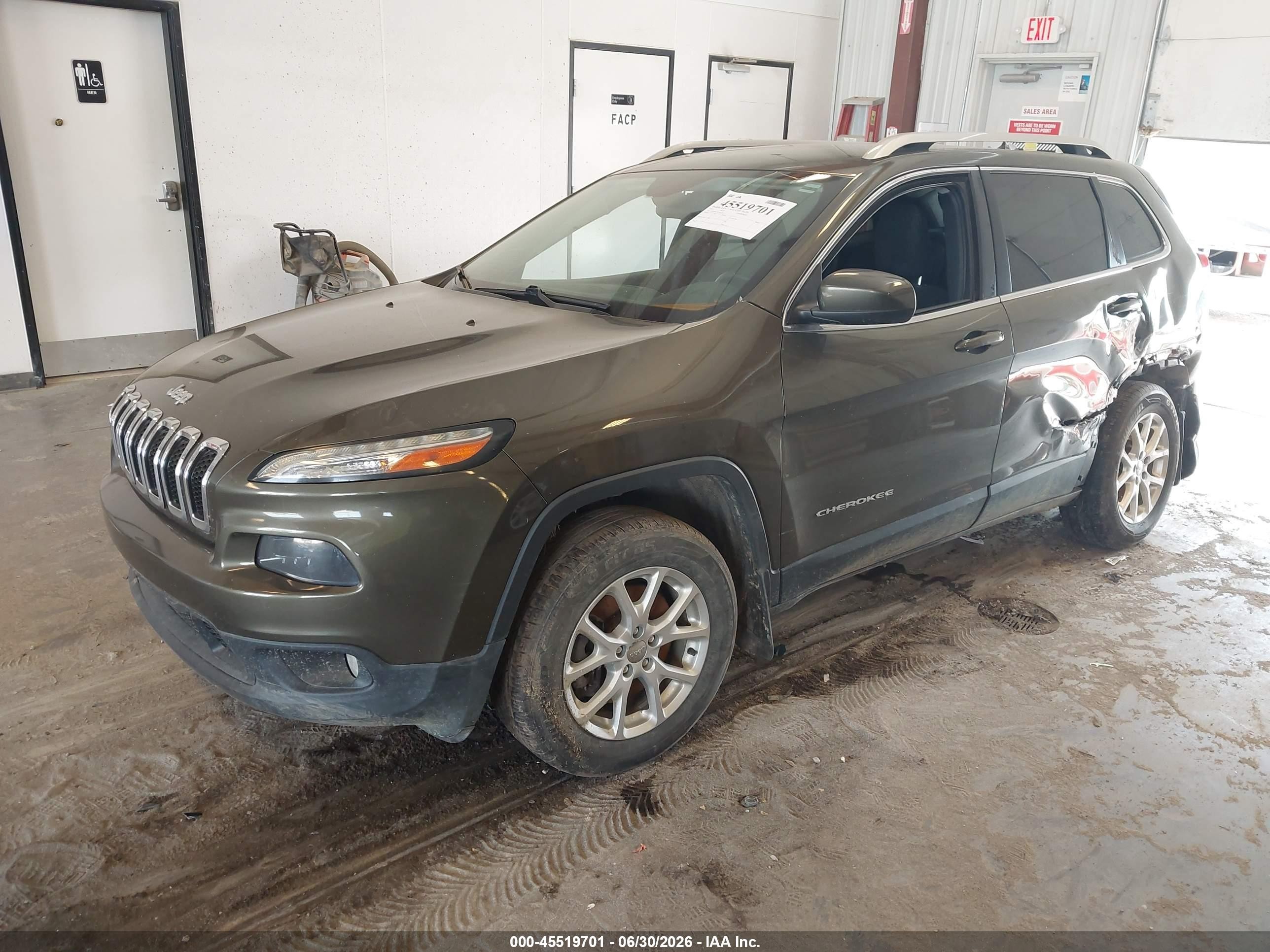 2015 Jeep Cherokee Latitude Gray vin: 1C4PJMCS1FW521623