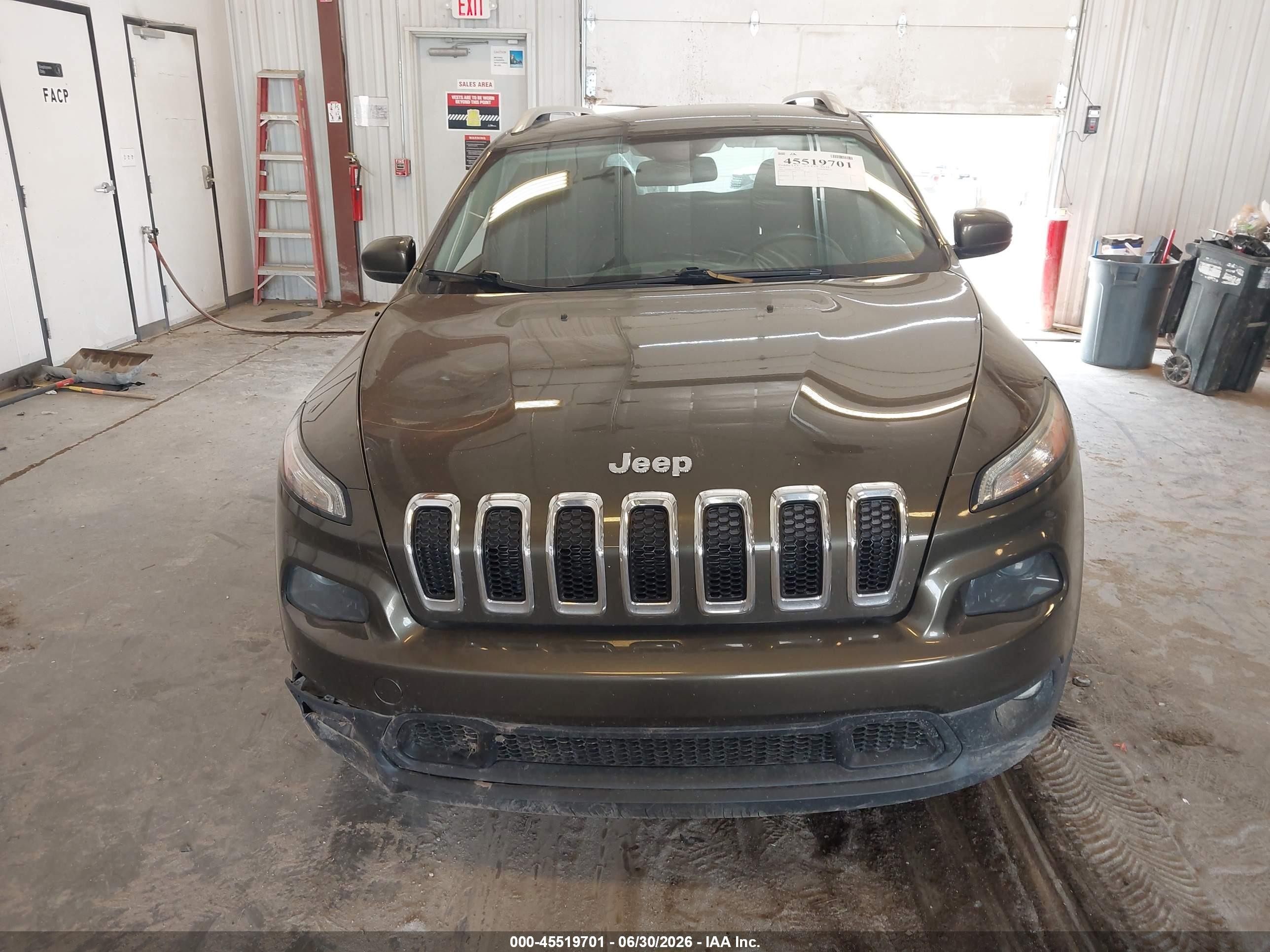 2015 Jeep Cherokee Latitude Gray vin: 1C4PJMCS1FW521623