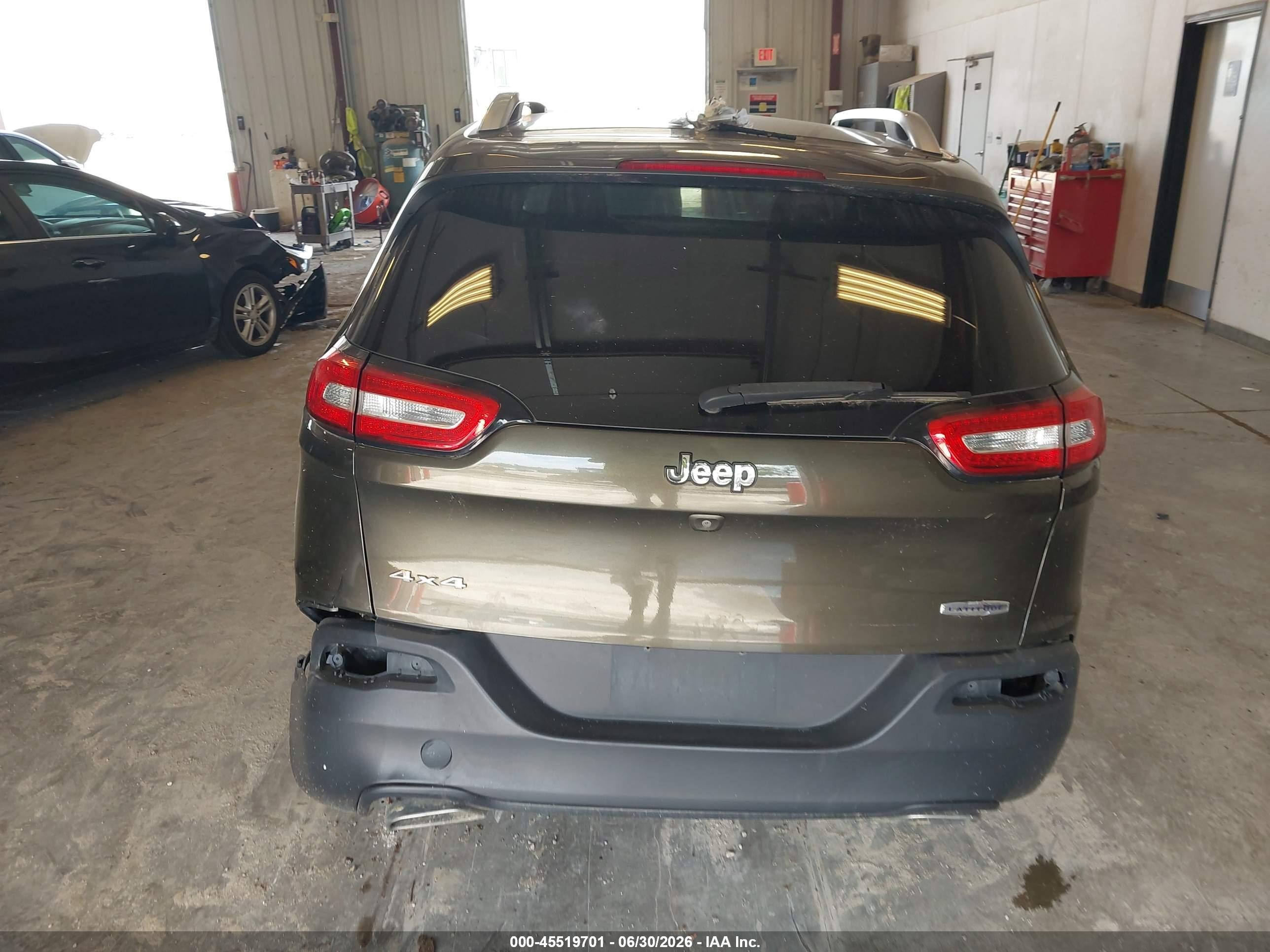 2015 Jeep Cherokee Latitude Gray vin: 1C4PJMCS1FW521623