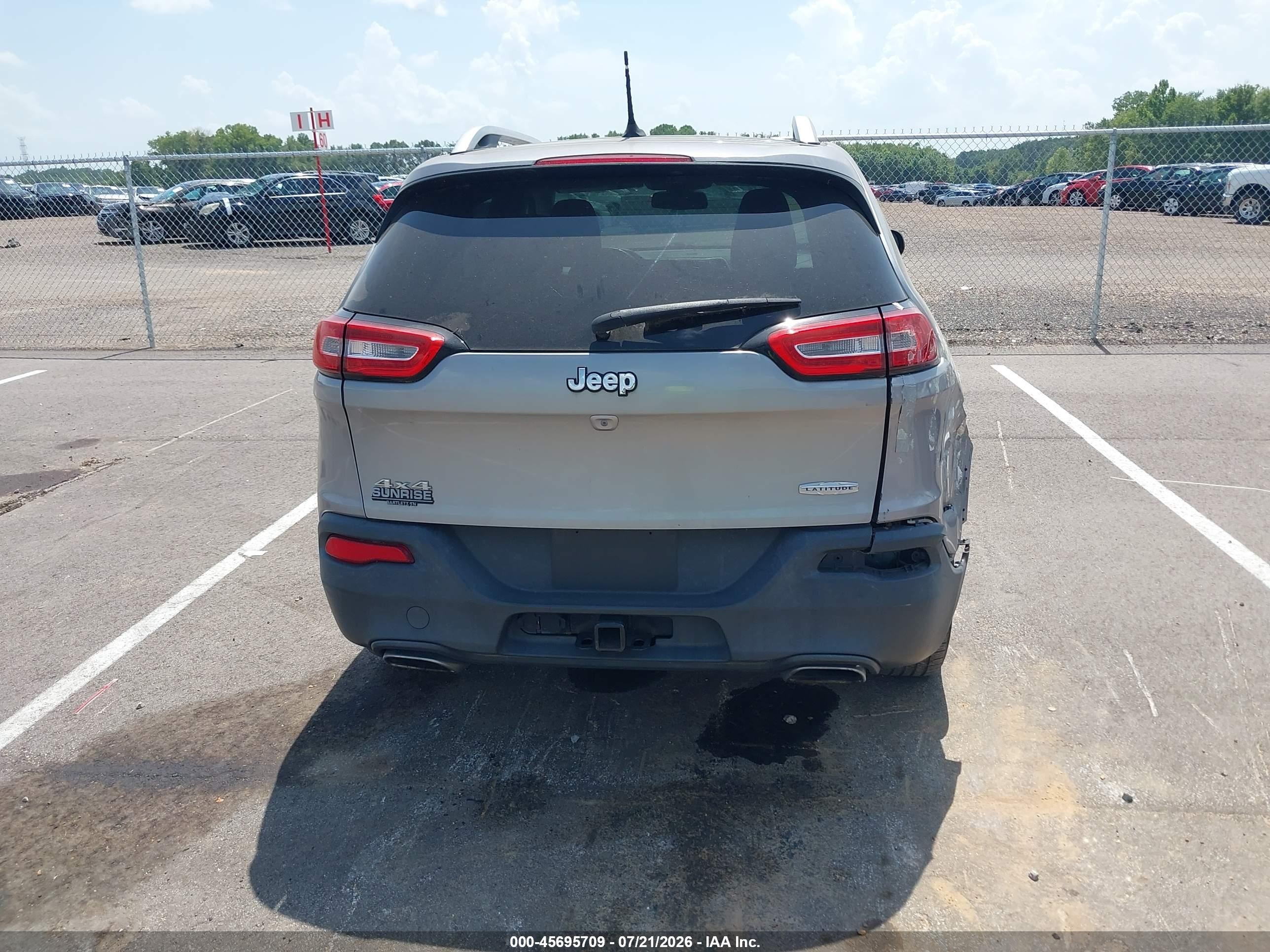 2015 Jeep Cherokee Latitude Серый vin: 1C4PJMCS1FW525087