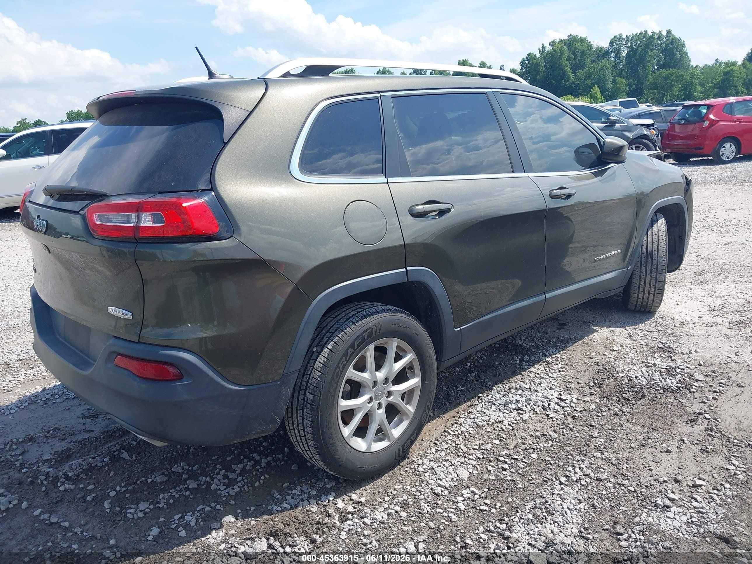 2015 Jeep Cherokee Latitude Green vin: 1C4PJMCS1FW545548
