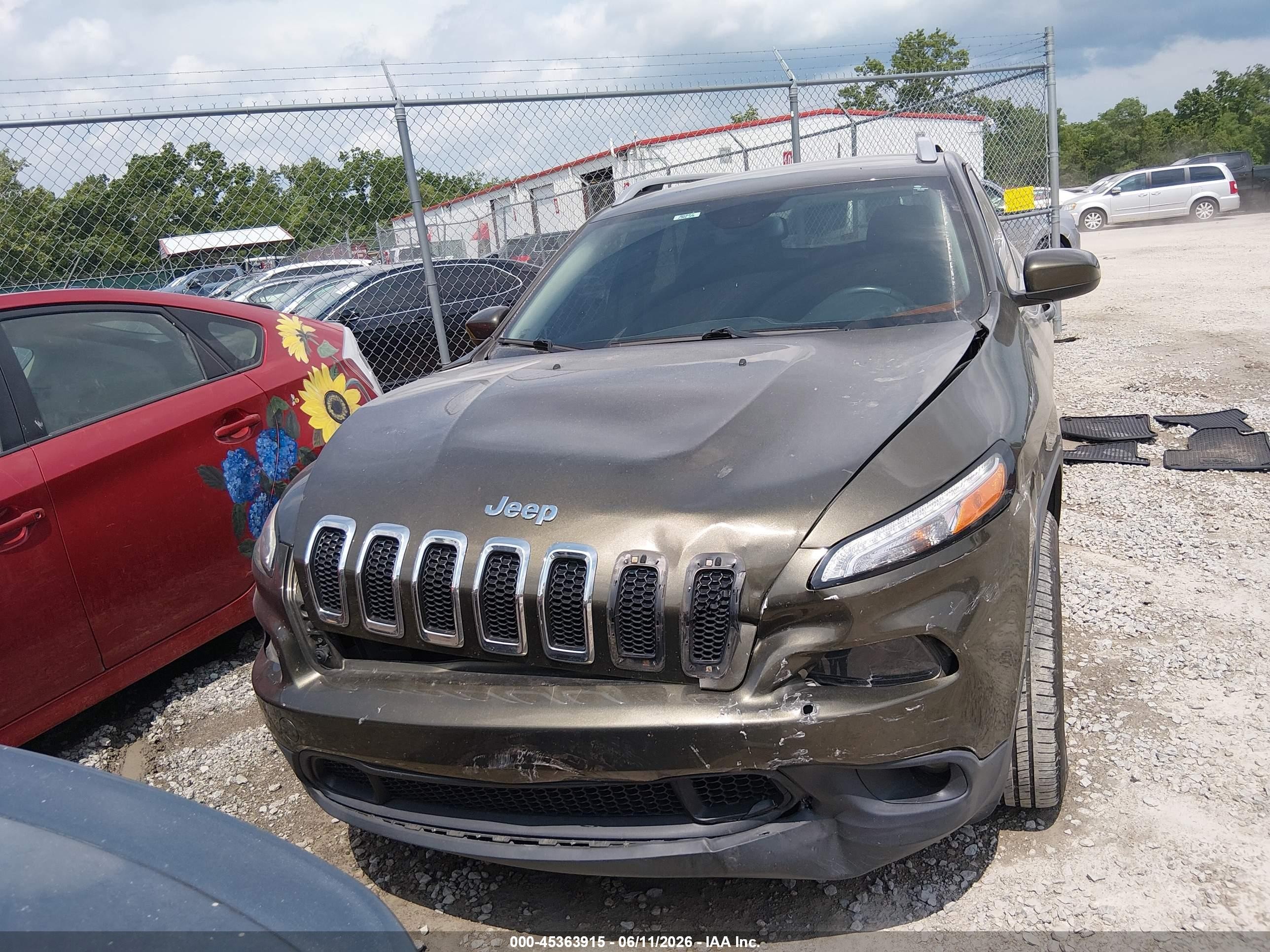 2015 Jeep Cherokee Latitude Green vin: 1C4PJMCS1FW545548