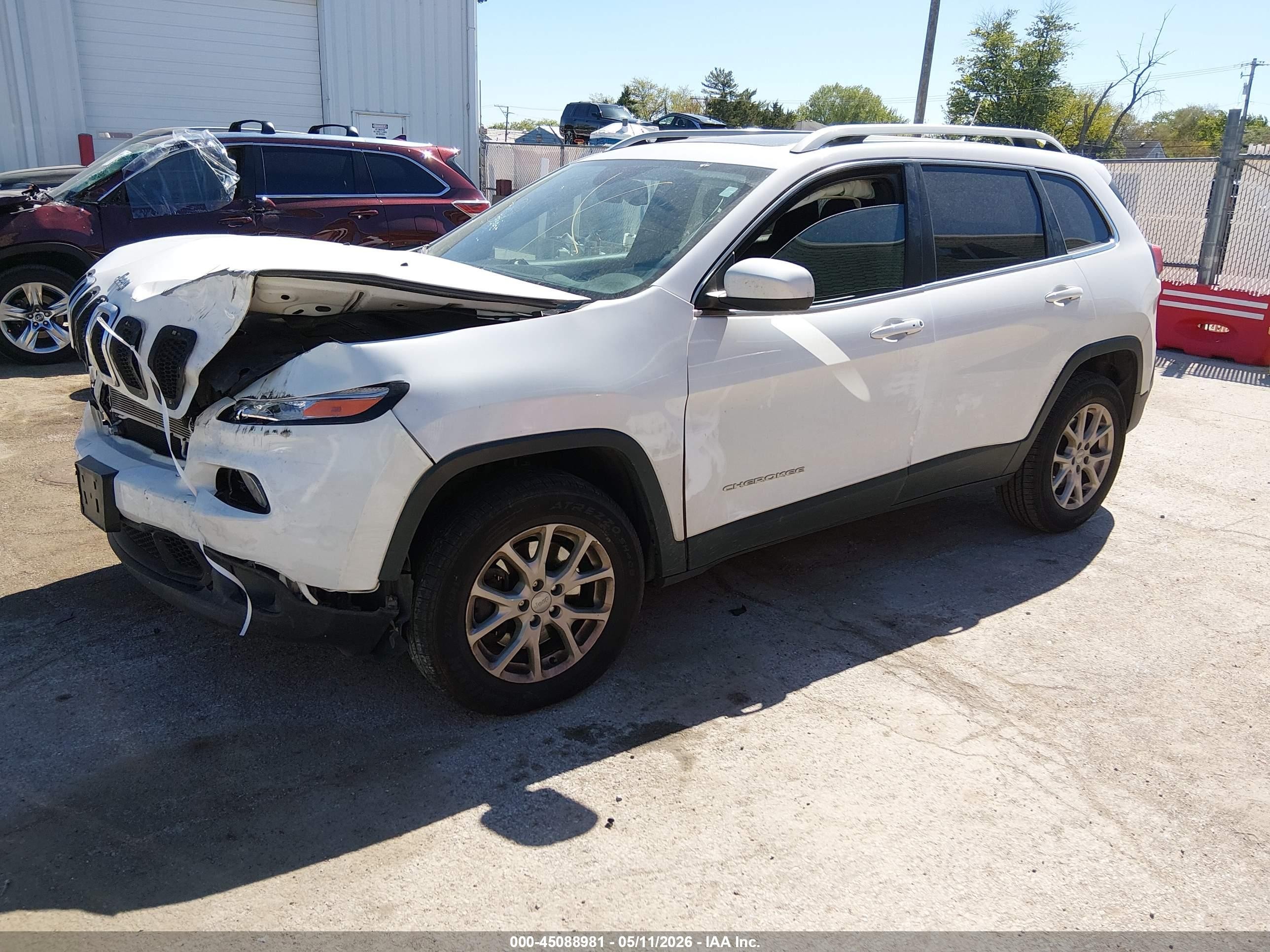 2015 Jeep Cherokee Latitude Белый vin: 1C4PJMCS1FW565170
