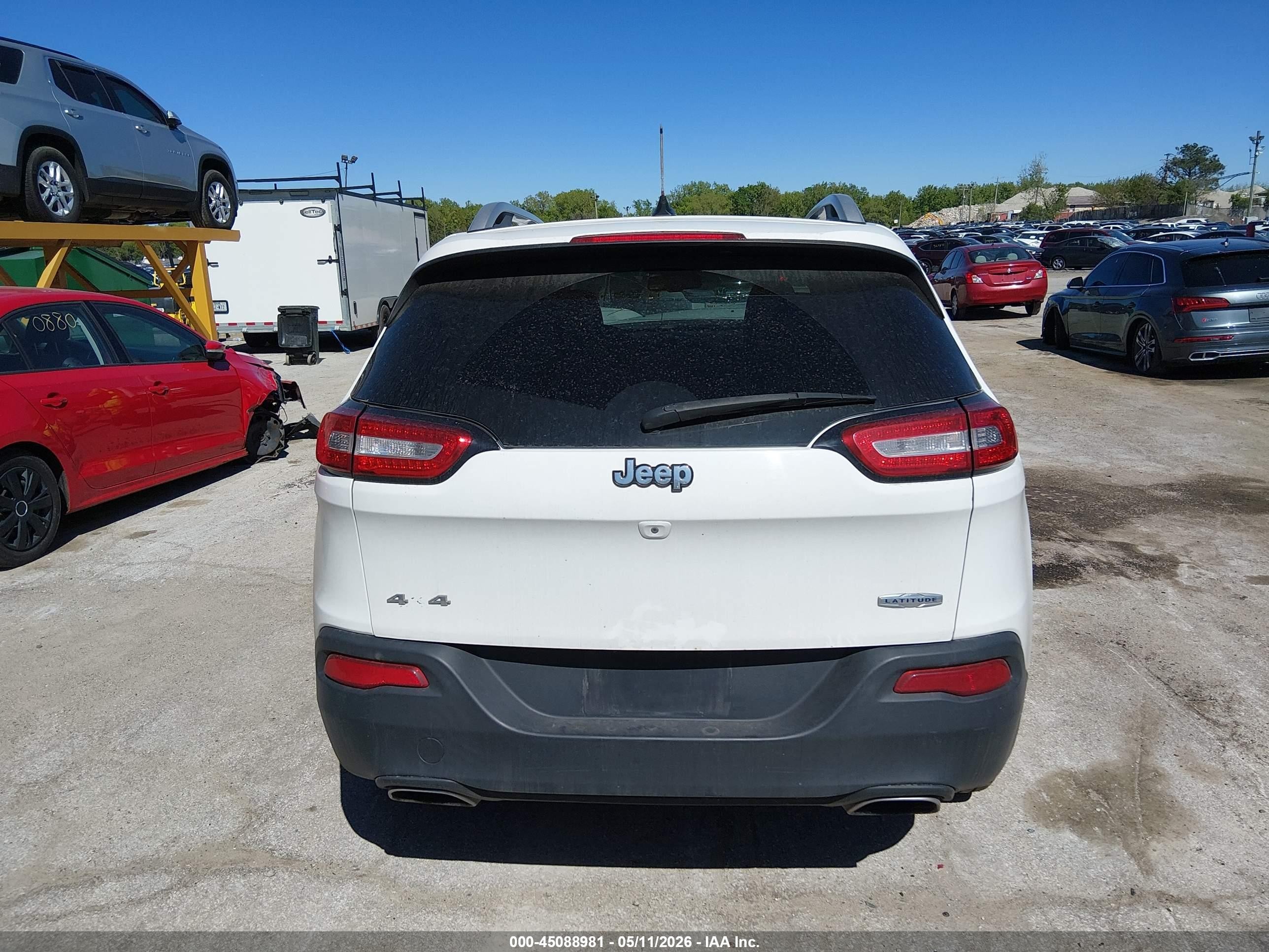 2015 Jeep Cherokee Latitude Белый vin: 1C4PJMCS1FW565170