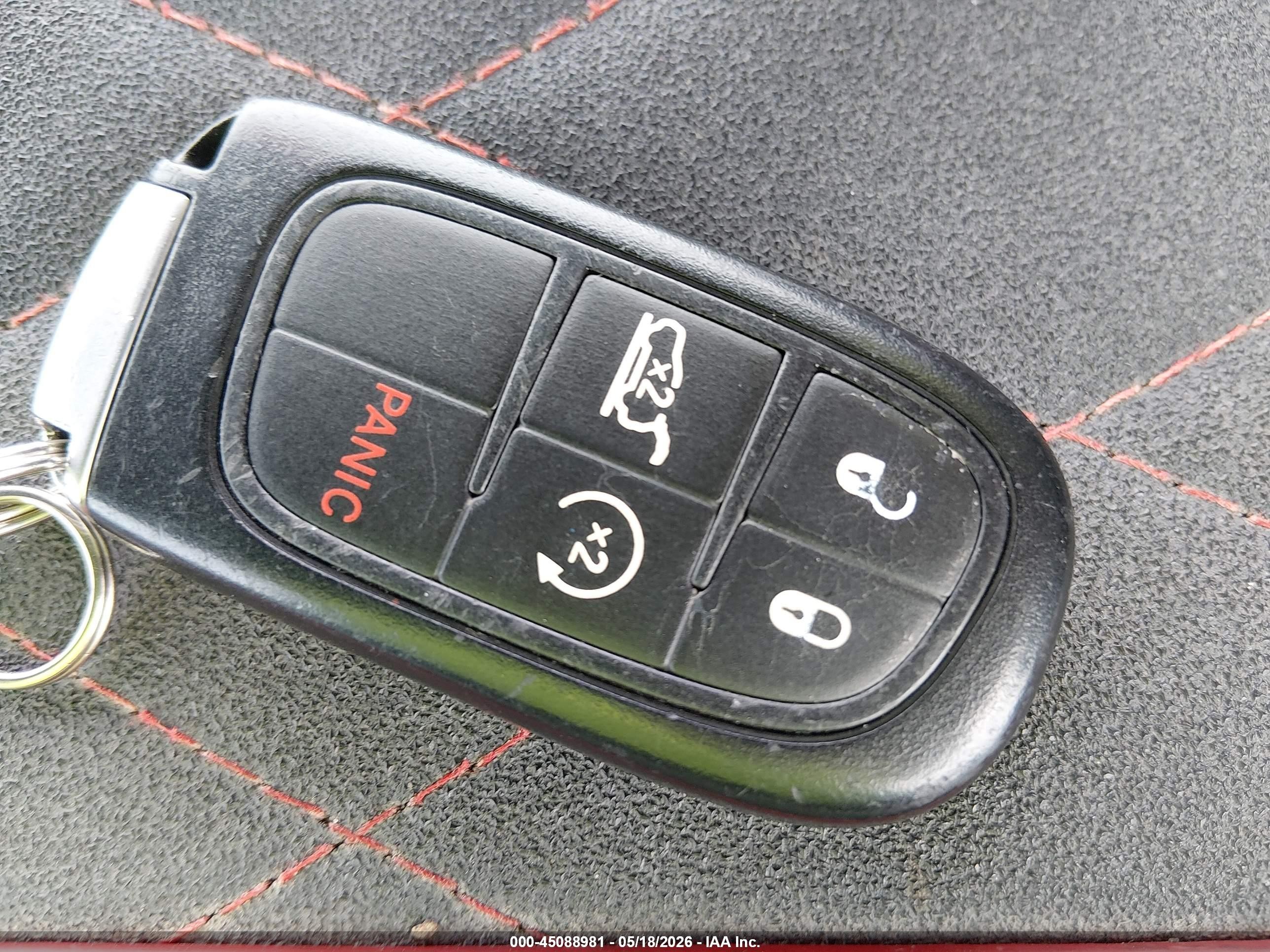 2015 Jeep Cherokee Latitude Белый vin: 1C4PJMCS1FW565170