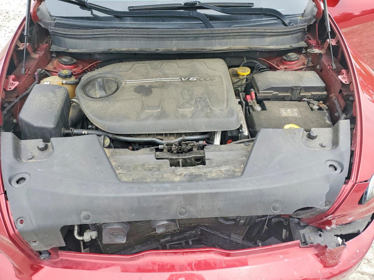 2015 Jeep Cherokee Latitude Красный vin: 1C4PJMCS1FW574046