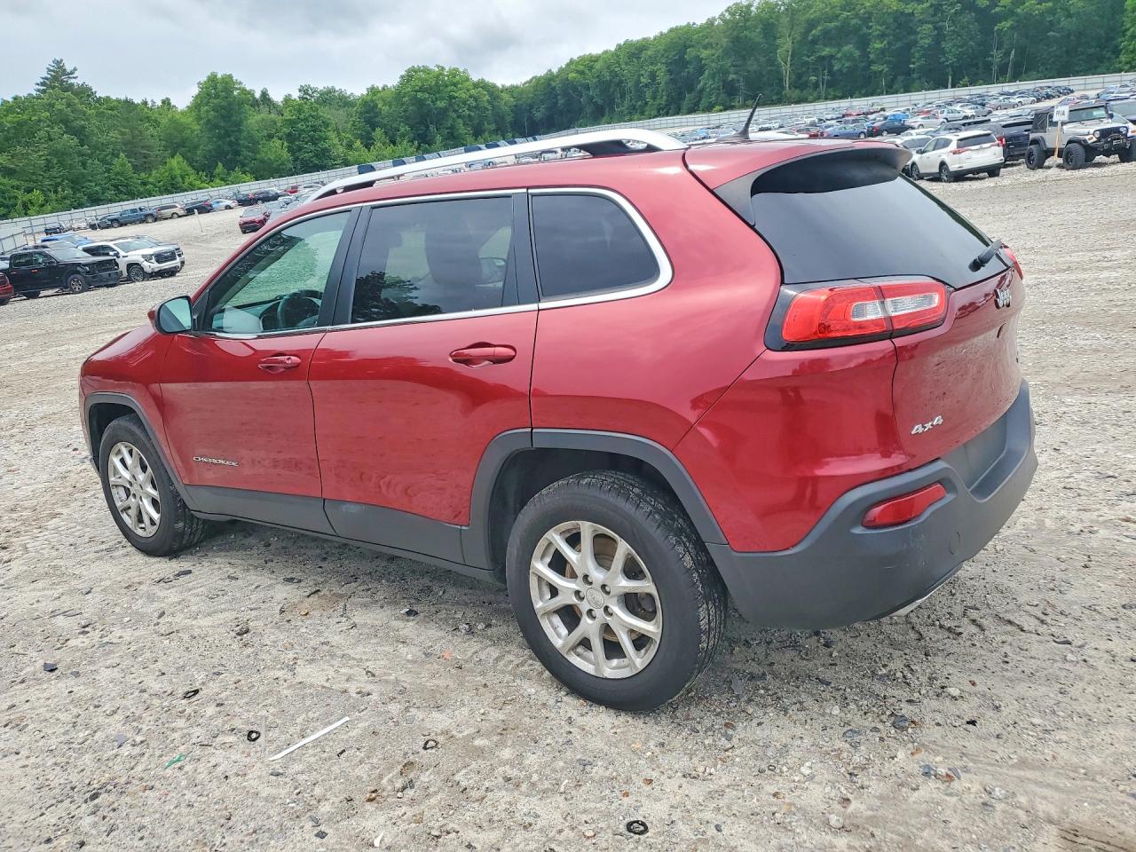 2015 Jeep Cherokee Latitude Красный vin: 1C4PJMCS1FW574046