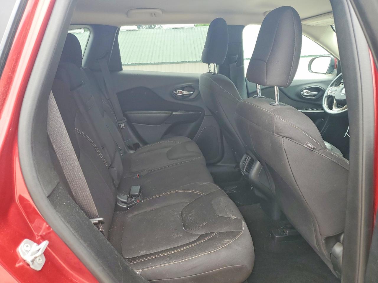 2015 Jeep Cherokee Latitude Красный vin: 1C4PJMCS1FW574046