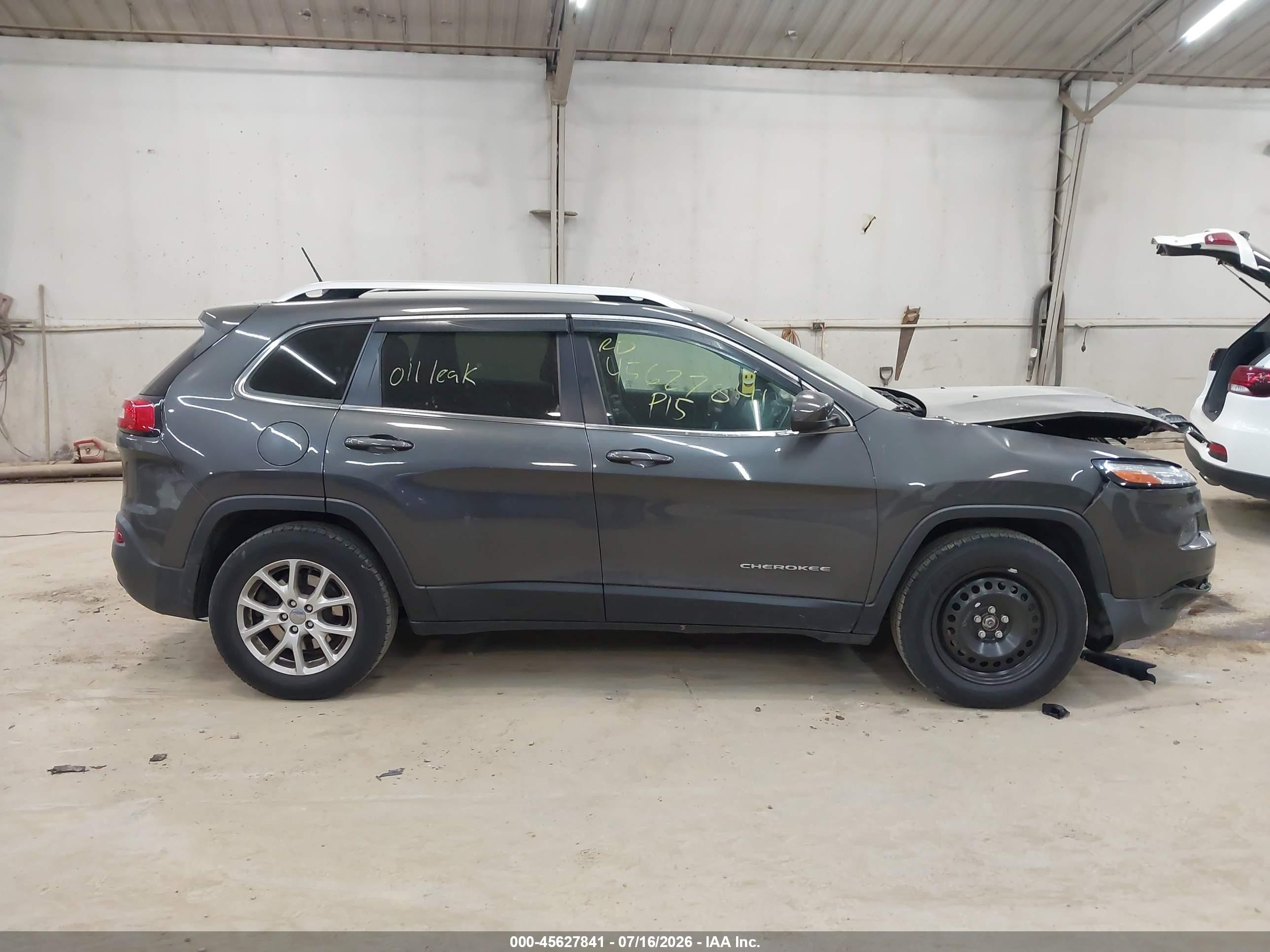 2015 Jeep Cherokee Latitude Gray vin: 1C4PJMCS1FW641504
