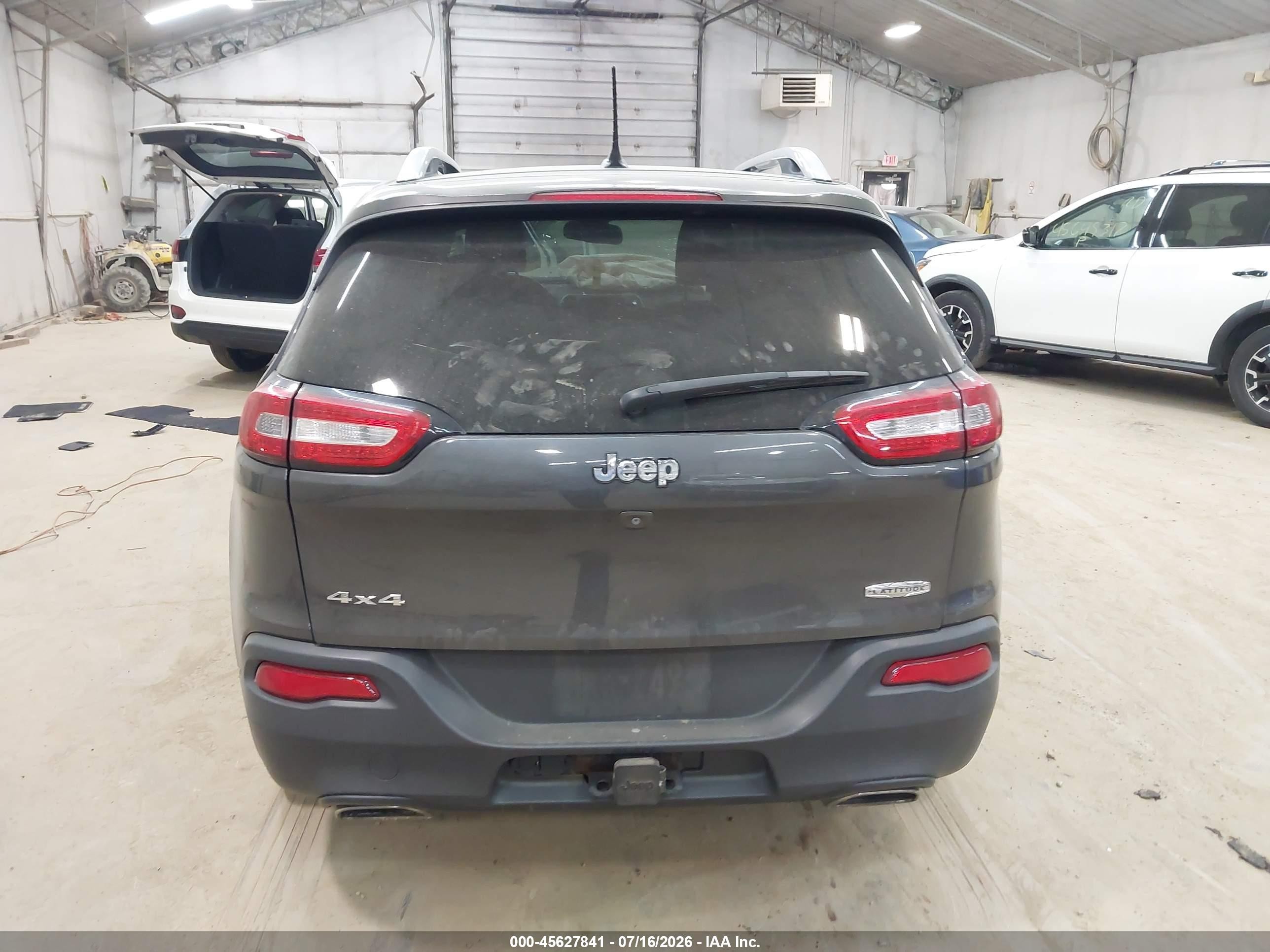 2015 Jeep Cherokee Latitude Gray vin: 1C4PJMCS1FW641504