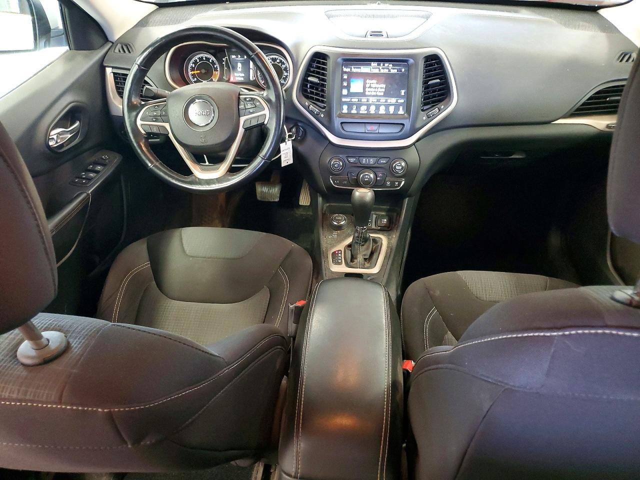 2015 Jeep Cherokee Latitude White vin: 1C4PJMCS1FW673997