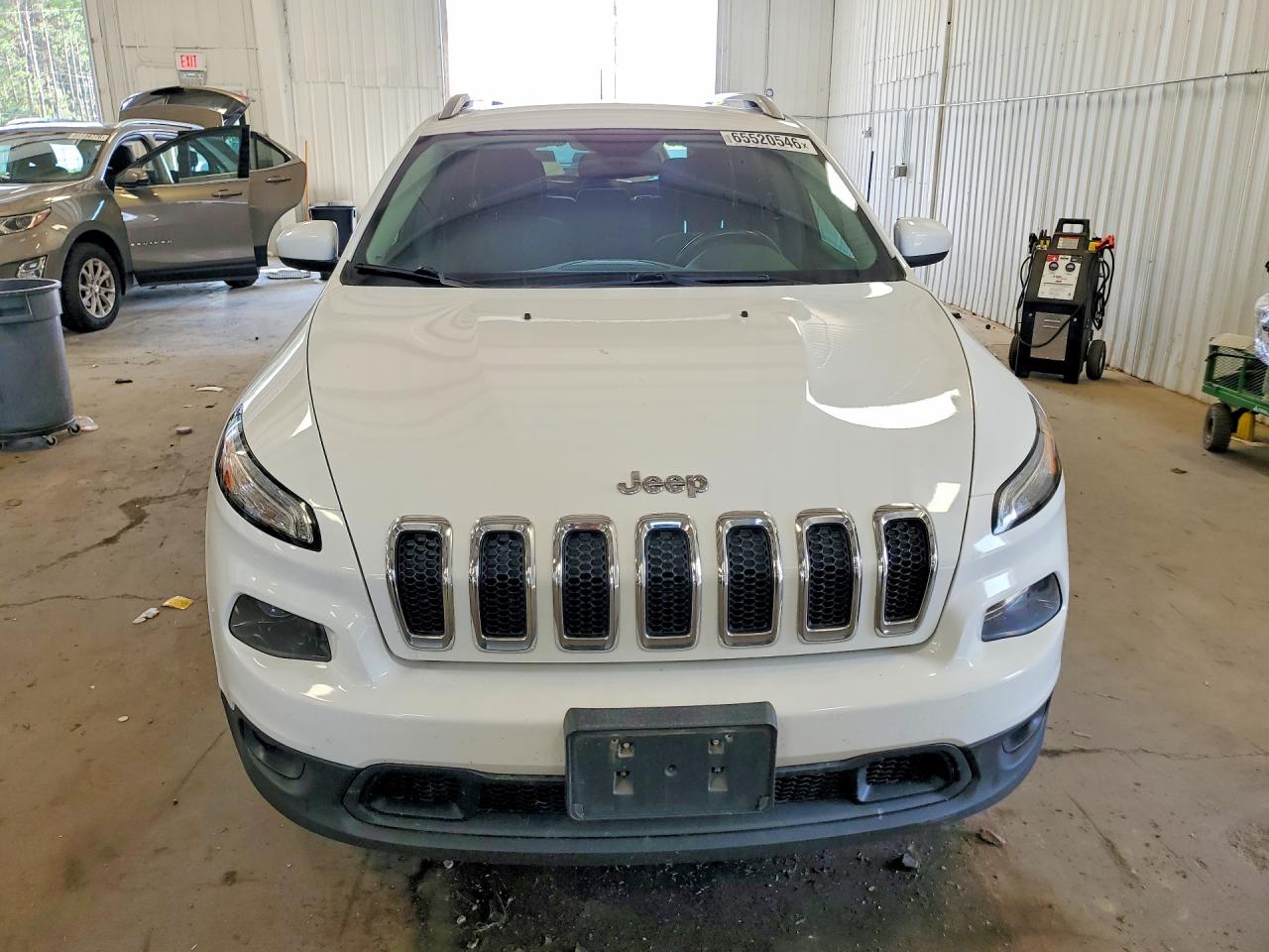 2015 Jeep Cherokee Latitude White vin: 1C4PJMCS1FW673997