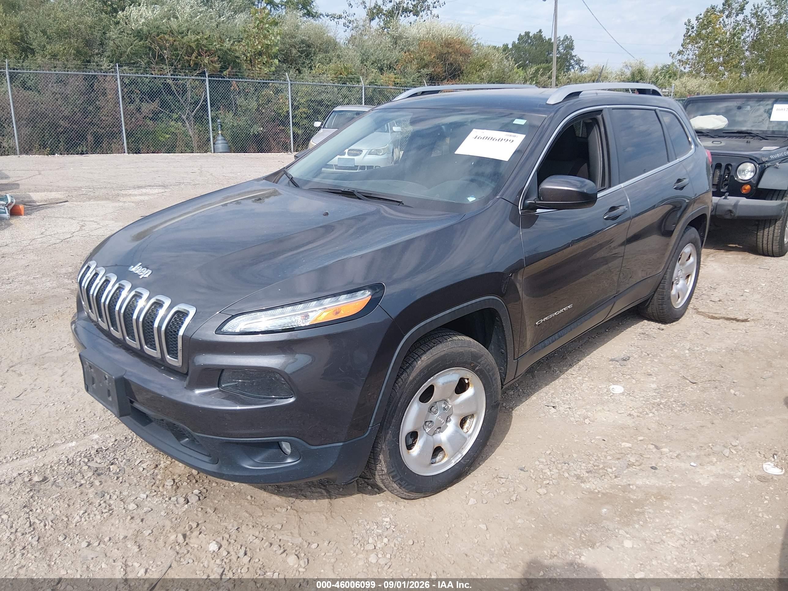 2015 Jeep Cherokee Latitude Gray vin: 1C4PJMCS1FW674597
