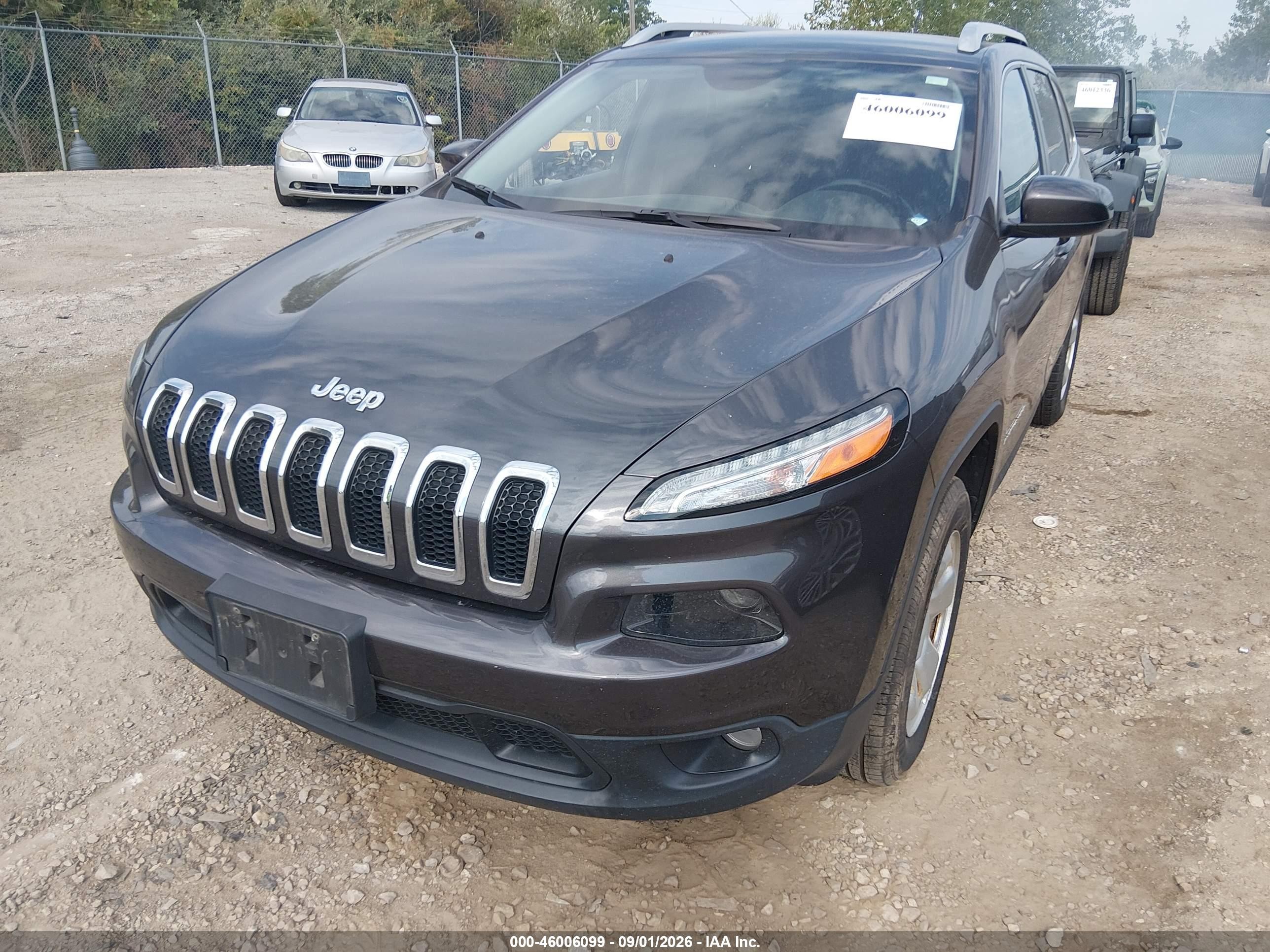 2015 Jeep Cherokee Latitude Gray vin: 1C4PJMCS1FW674597