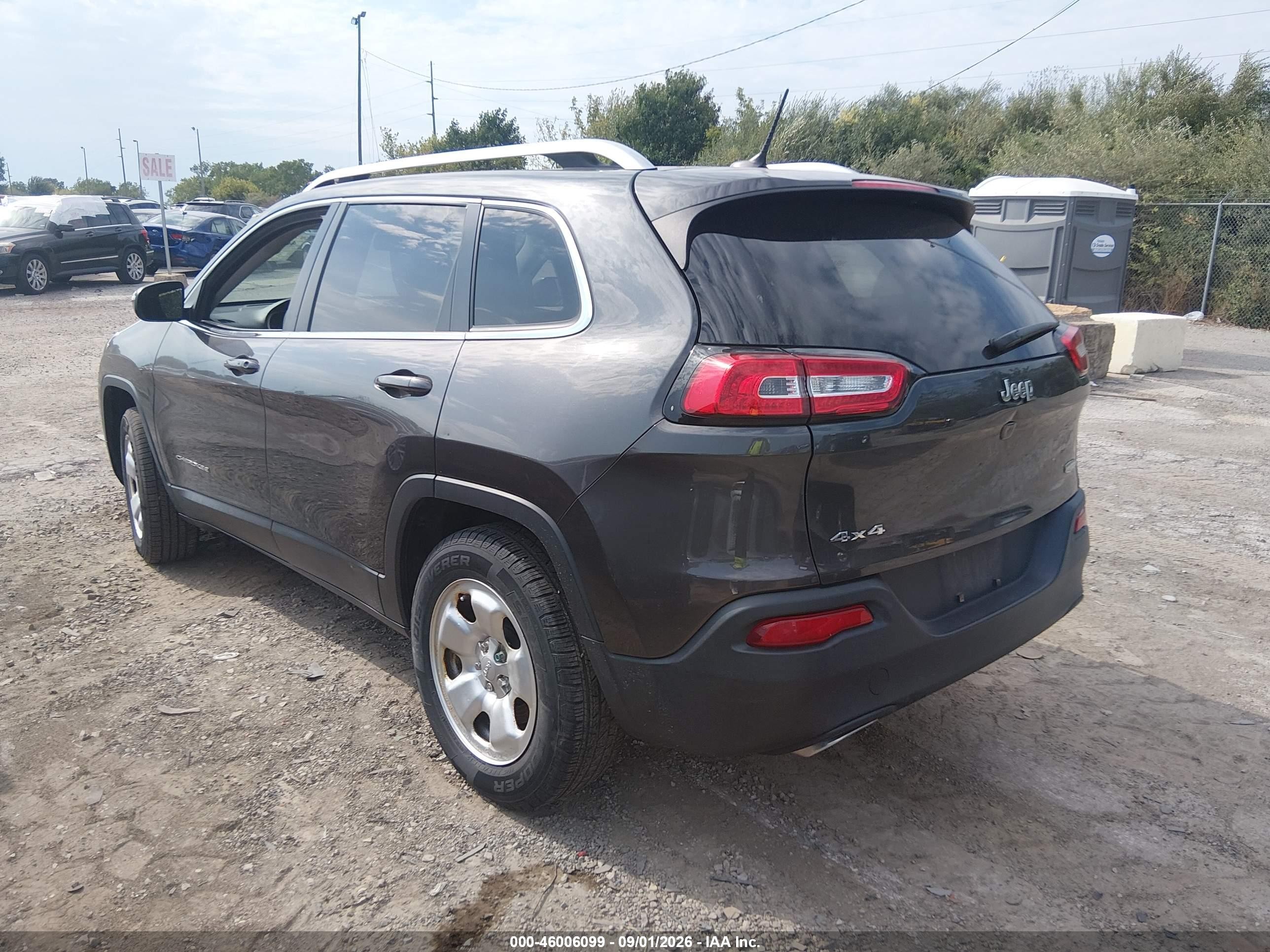 2015 Jeep Cherokee Latitude Gray vin: 1C4PJMCS1FW674597