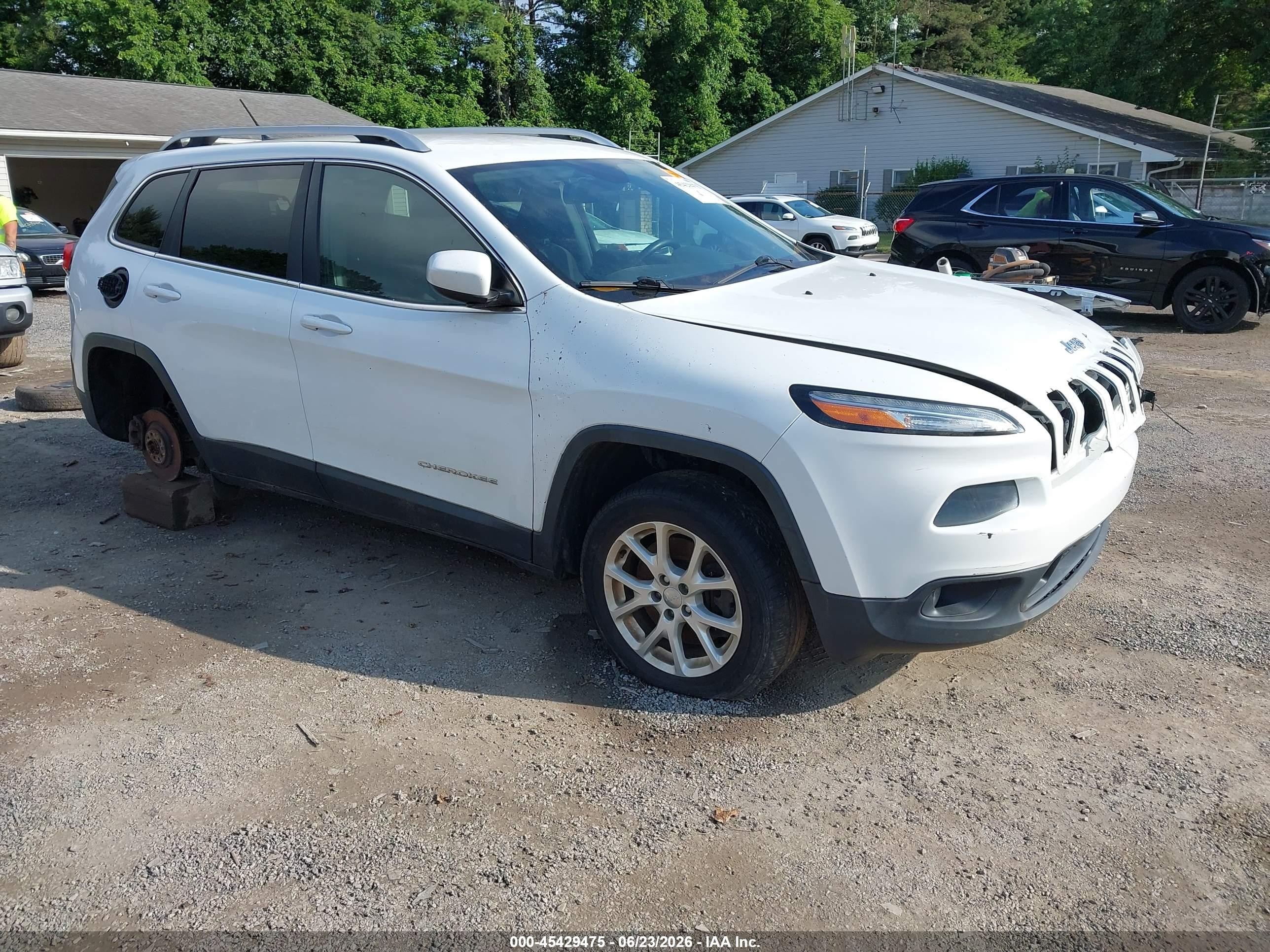 2015 Jeep Cherokee Latitude White vin: 1C4PJMCS1FW702947