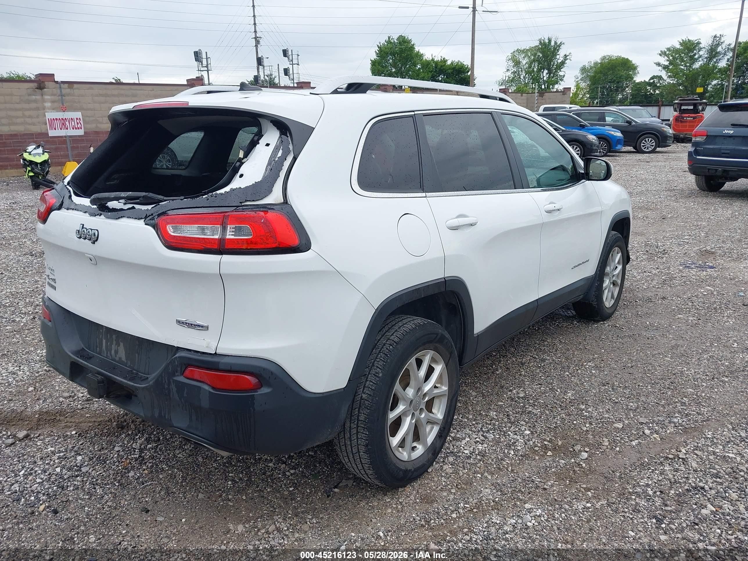 2015 Jeep Cherokee Latitude Белый vin: 1C4PJMCS1FW727685
