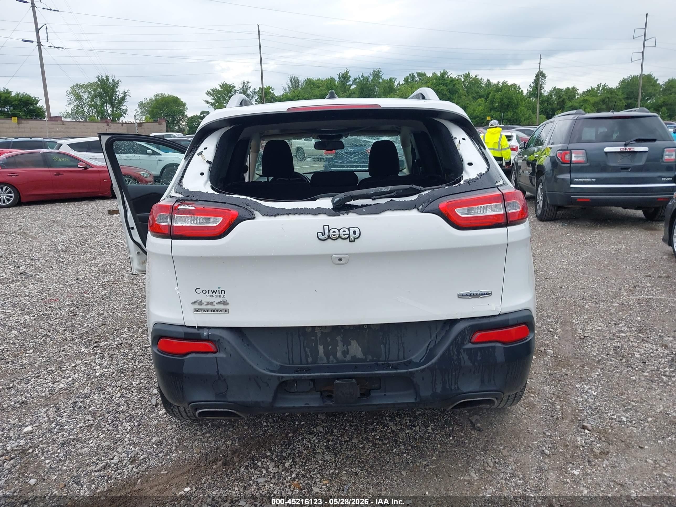2015 Jeep Cherokee Latitude Белый vin: 1C4PJMCS1FW727685