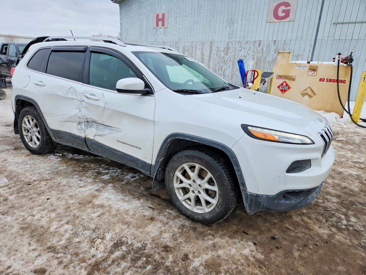 2015 Jeep Cherokee Latitude Белый vin: 1C4PJMCS1FW739576