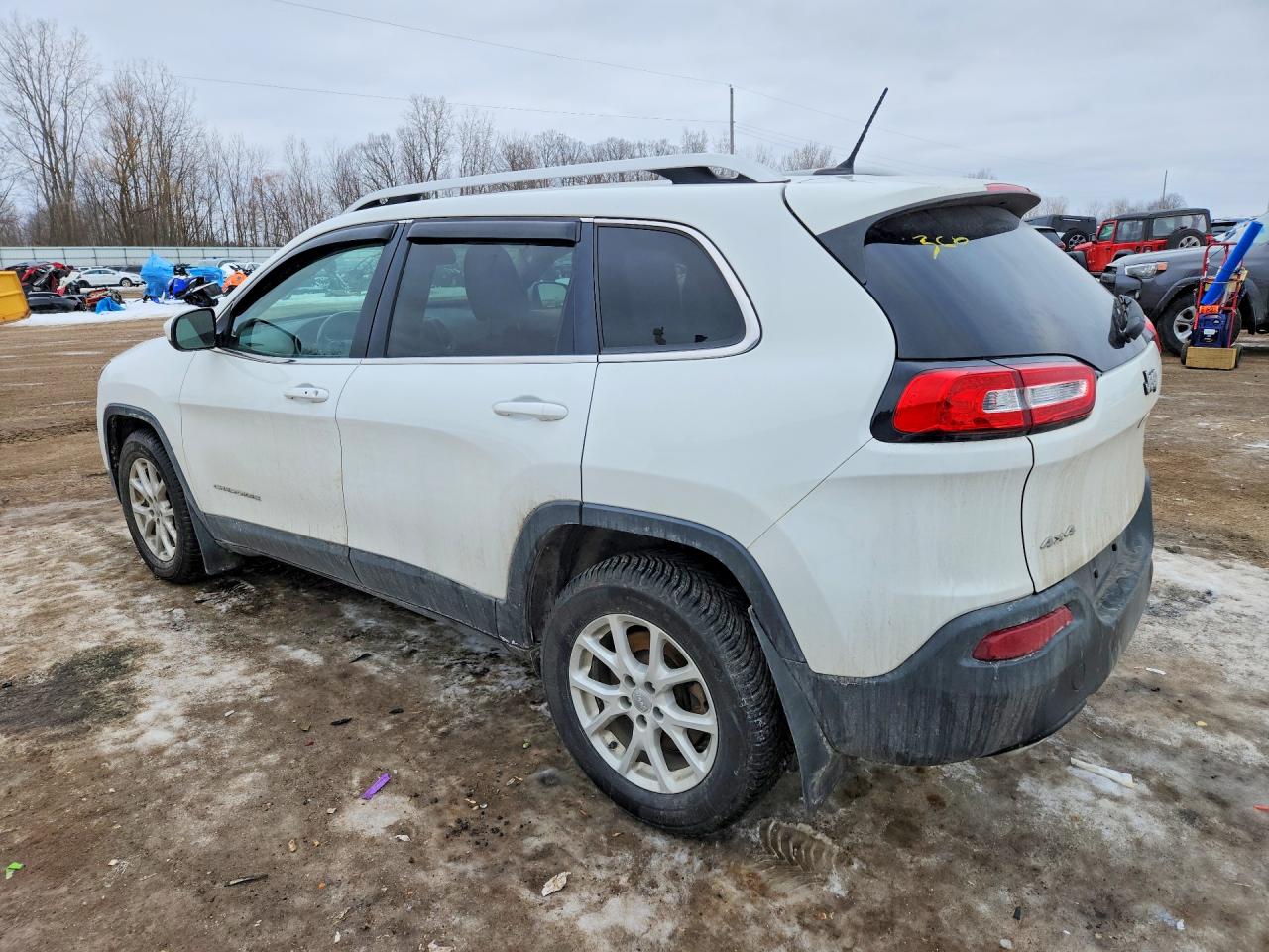 2015 Jeep Cherokee Latitude Белый vin: 1C4PJMCS1FW739576