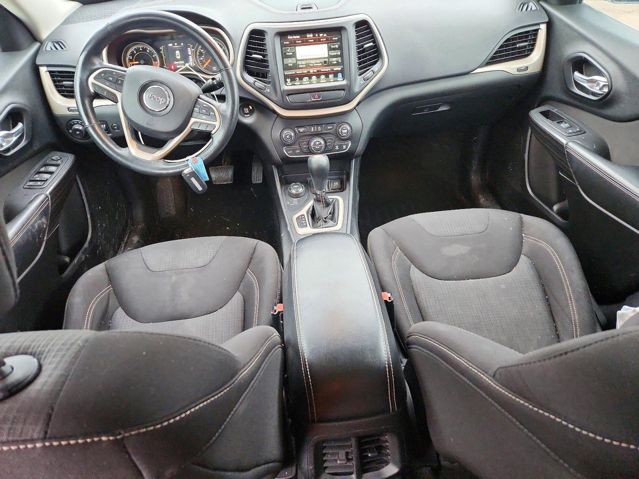 2015 Jeep Cherokee Latitude Белый vin: 1C4PJMCS1FW739576