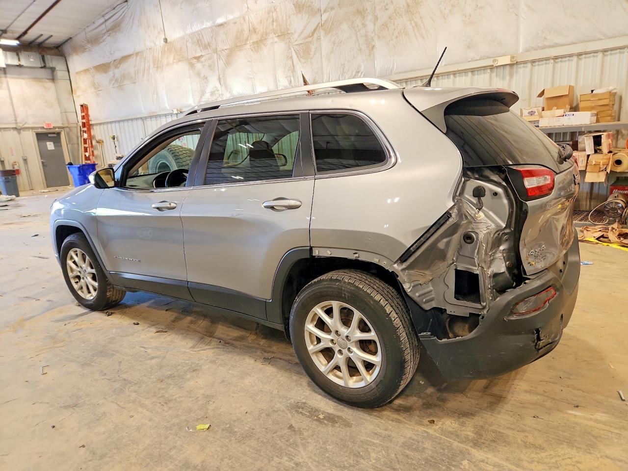 2015 Jeep Cherokee Latitude Silver vin: 1C4PJMCS1FW745331