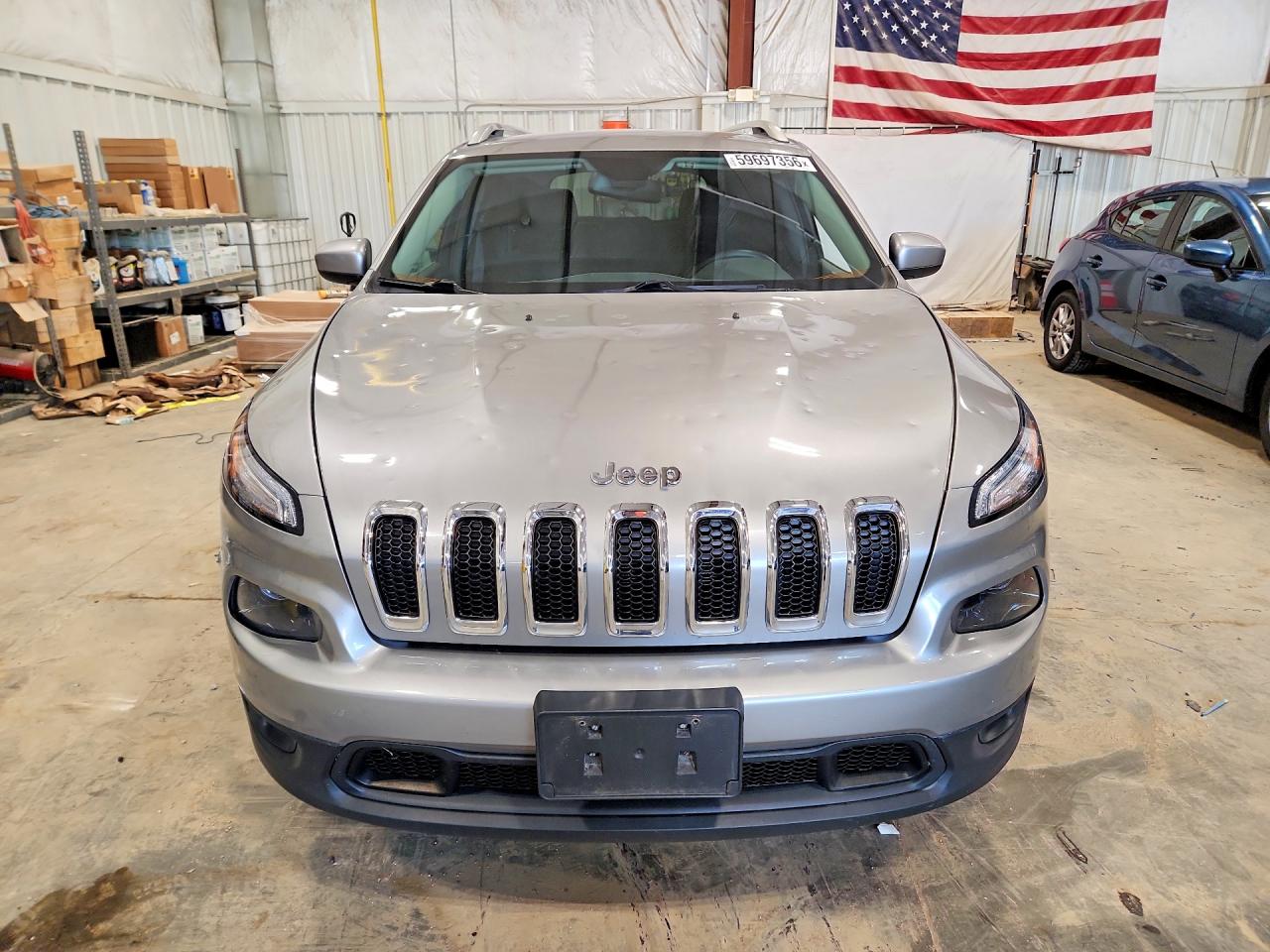 2015 Jeep Cherokee Latitude Silver vin: 1C4PJMCS1FW745331