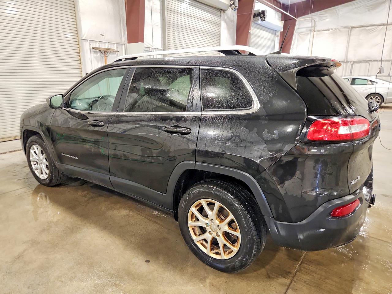2015 Jeep Cherokee Latitude Black vin: 1C4PJMCS1FW773842
