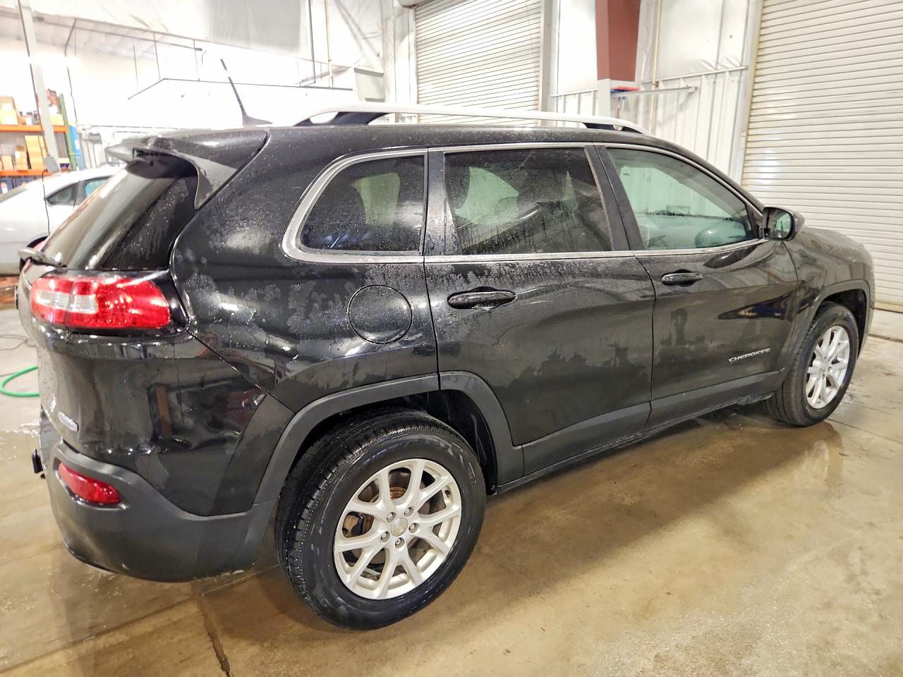 2015 Jeep Cherokee Latitude Black vin: 1C4PJMCS1FW773842