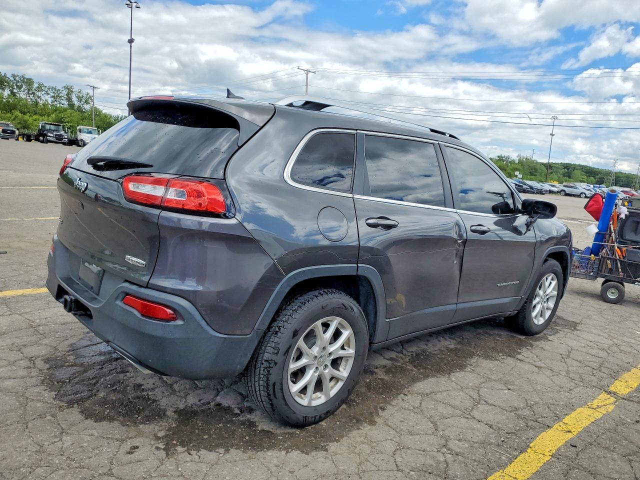 2015 Jeep Cherokee Latitude Gray vin: 1C4PJMCS1FW787756