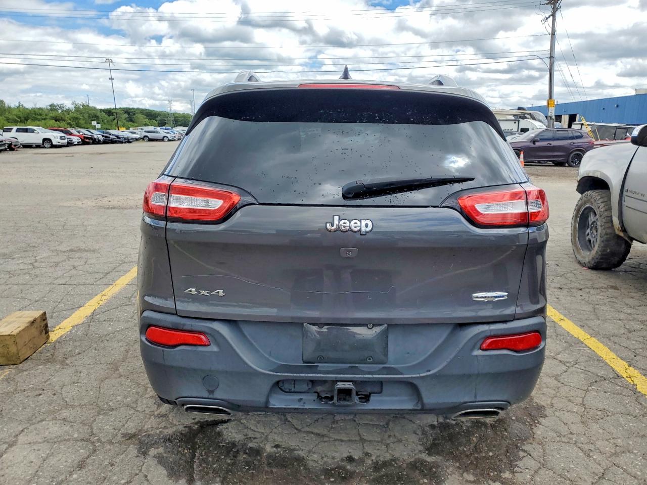 2015 Jeep Cherokee Latitude Gray vin: 1C4PJMCS1FW787756