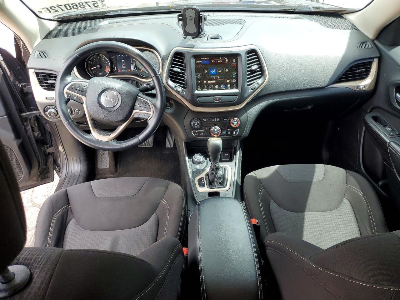 2015 Jeep Cherokee Latitude Gray vin: 1C4PJMCS1FW787756