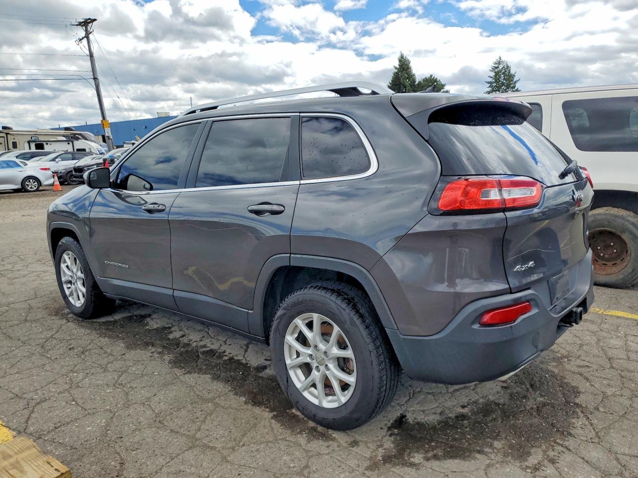 2015 Jeep Cherokee Latitude Gray vin: 1C4PJMCS1FW787756