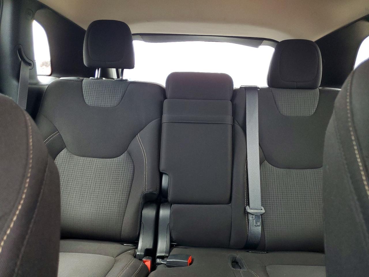 2015 Jeep Cherokee Latitude Gray vin: 1C4PJMCS1FW787756