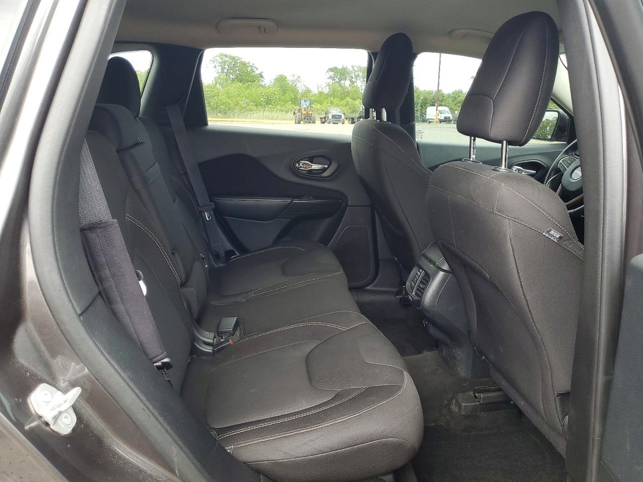 2015 Jeep Cherokee Latitude Gray vin: 1C4PJMCS1FW787756