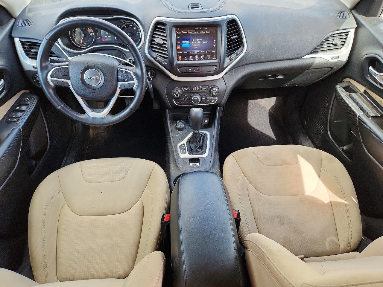 2016 Jeep Cherokee Latitude Burgundy vin: 1C4PJMCS1GW219783