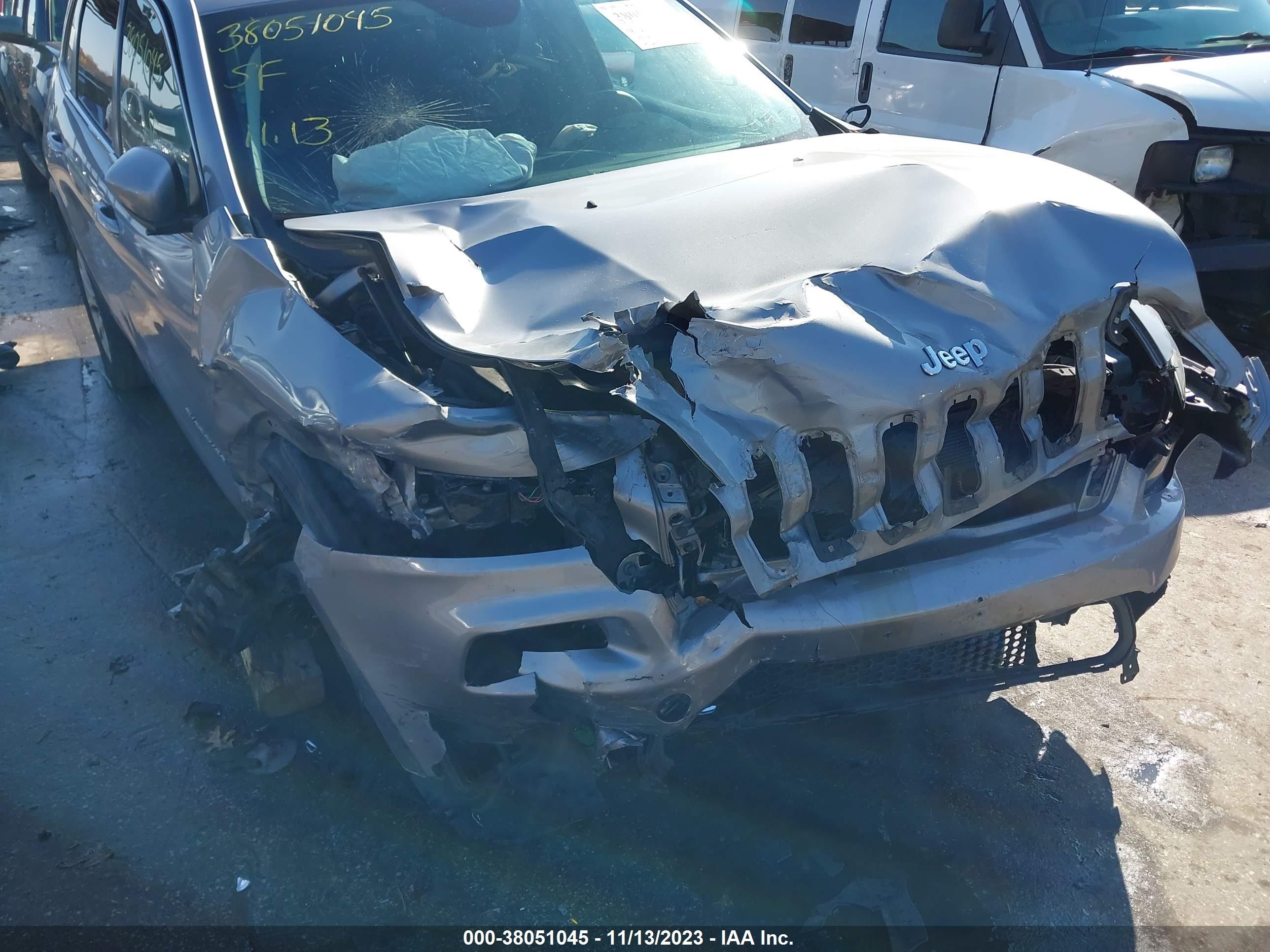 2014 Jeep Cherokee Latitude Gray vin: 1C4PJMCS2EW114473