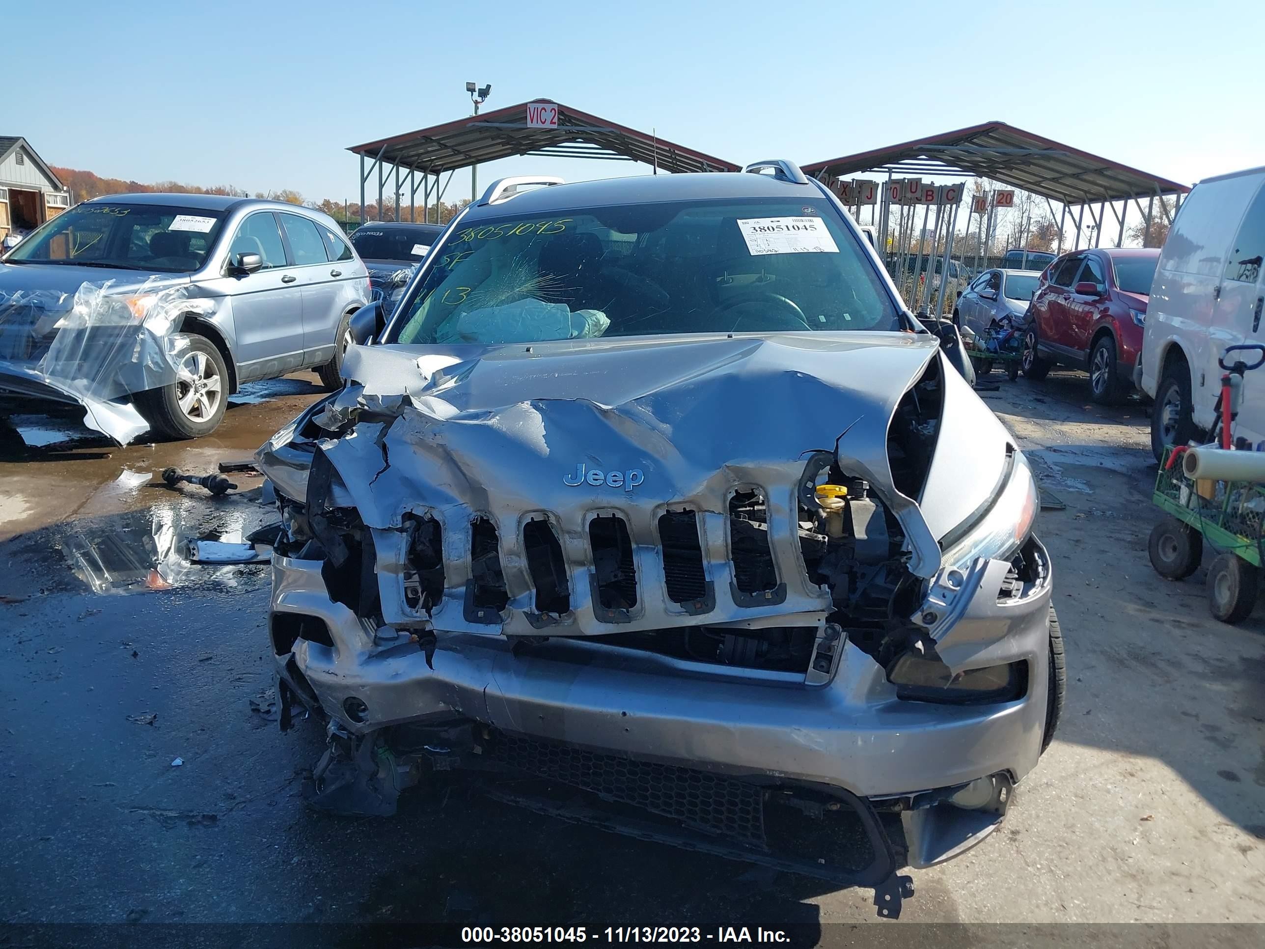 2014 Jeep Cherokee Latitude Gray vin: 1C4PJMCS2EW114473