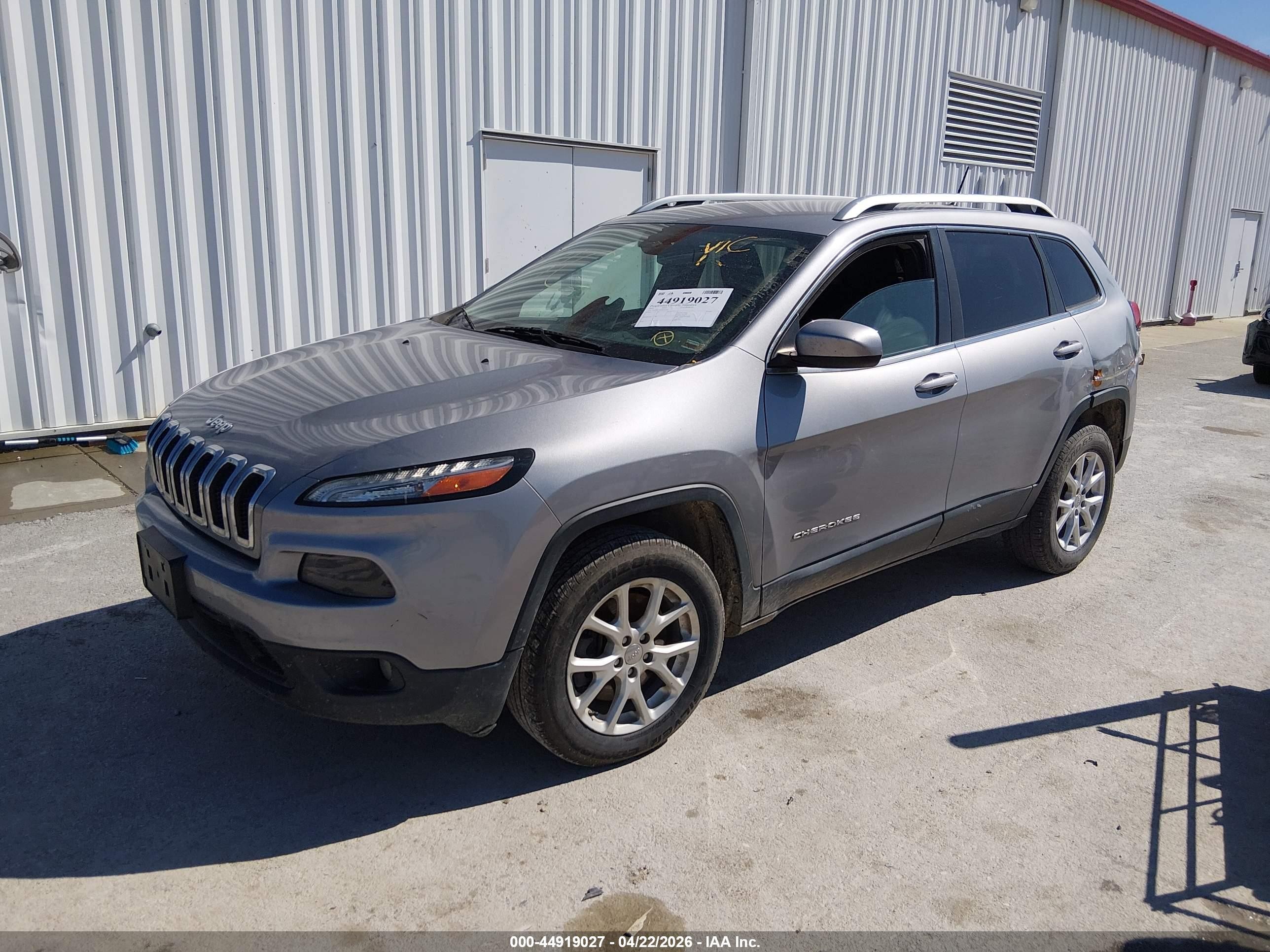2014 Jeep Cherokee Latitude Gray vin: 1C4PJMCS2EW122251