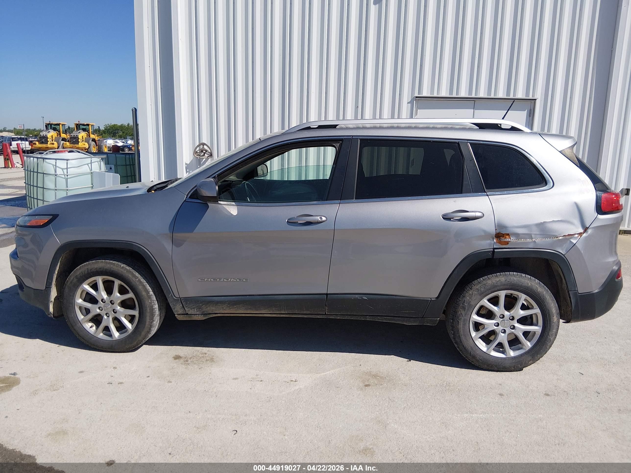 2014 Jeep Cherokee Latitude Gray vin: 1C4PJMCS2EW122251
