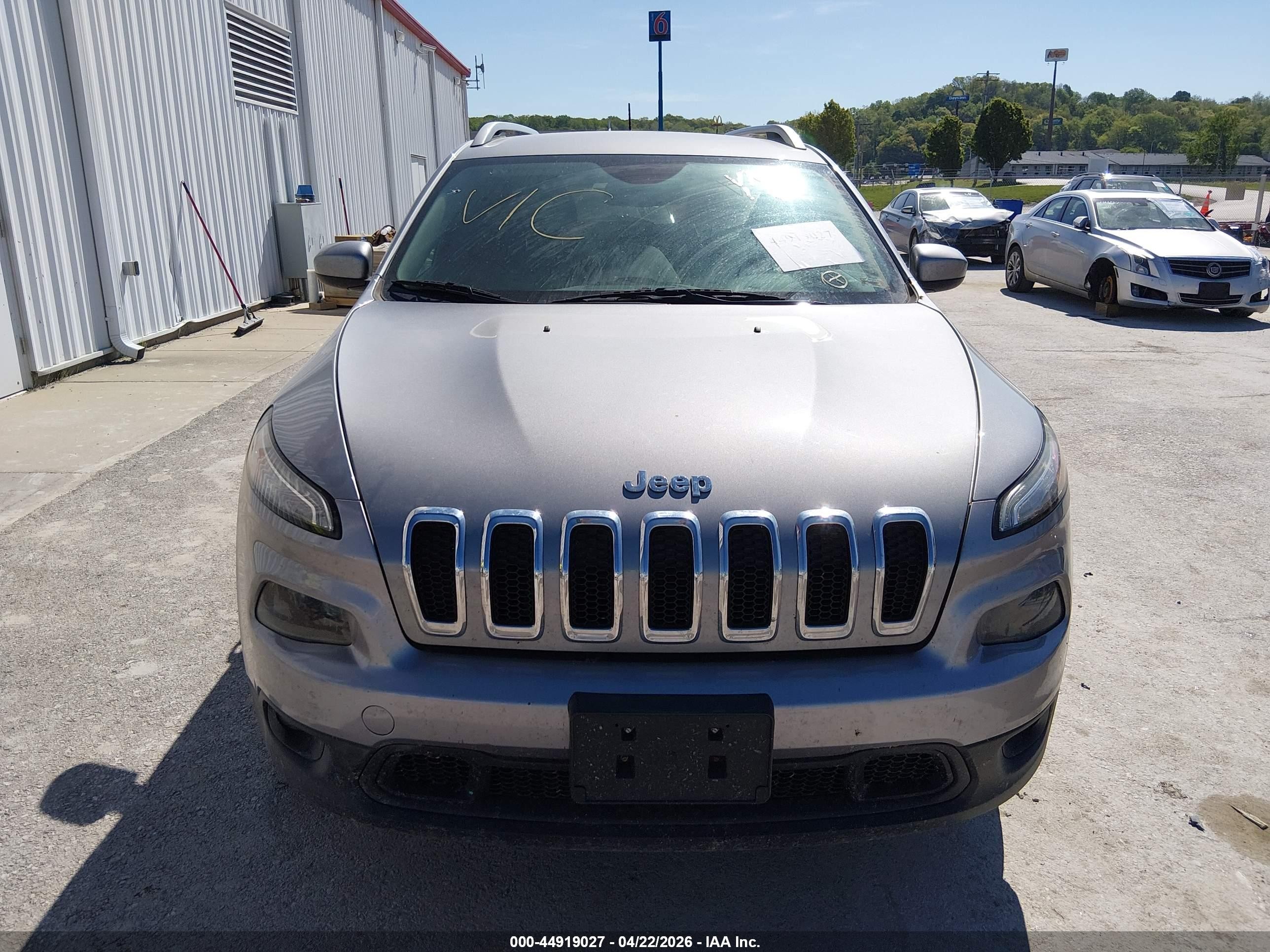 2014 Jeep Cherokee Latitude Gray vin: 1C4PJMCS2EW122251