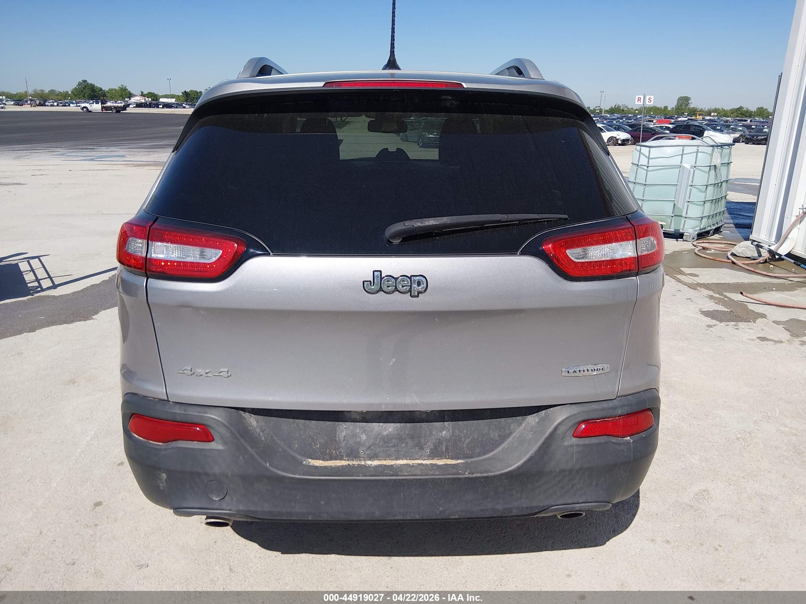 2014 Jeep Cherokee Latitude Gray vin: 1C4PJMCS2EW122251
