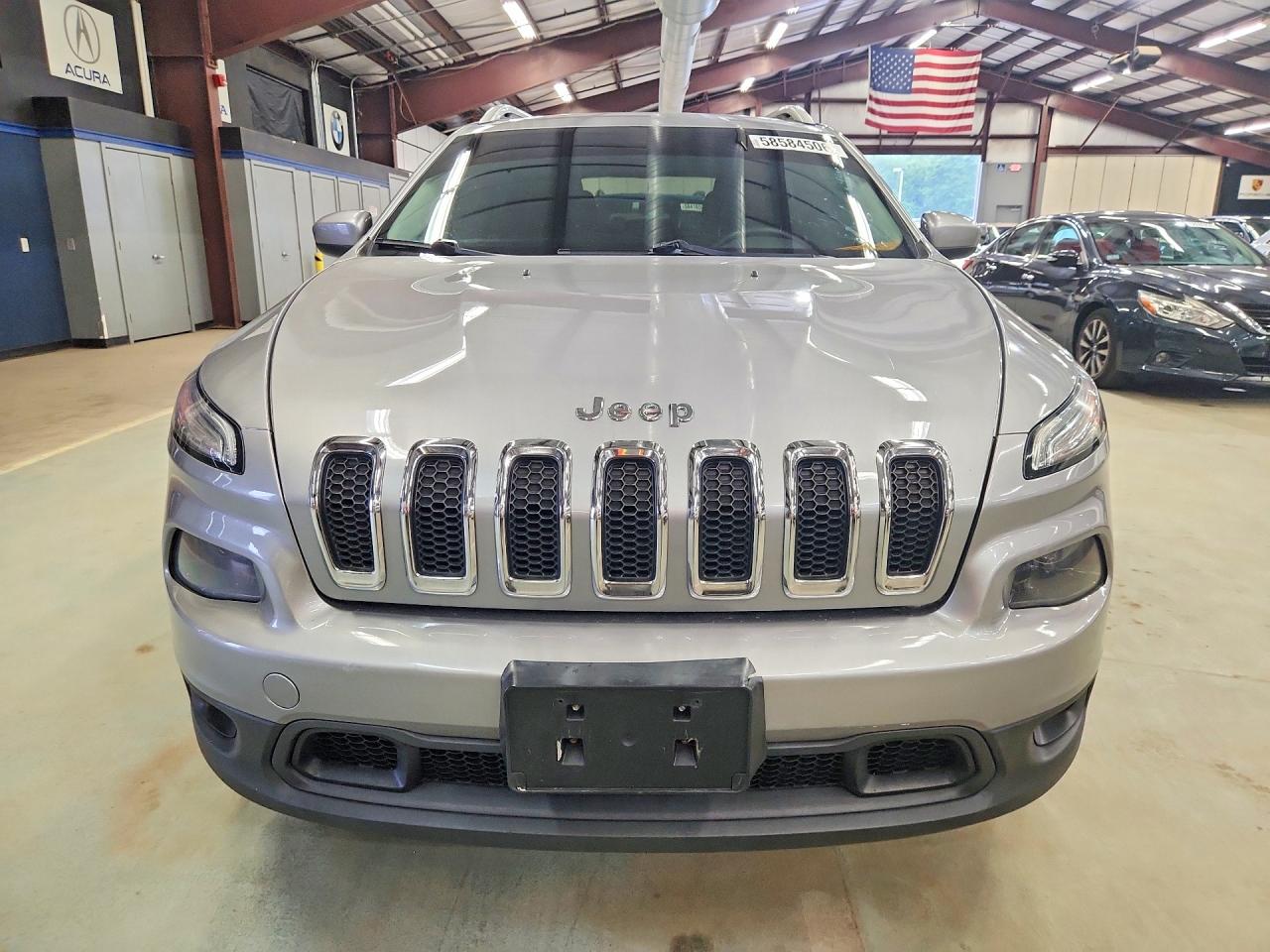 2014 Jeep Cherokee Latitude Серебряный vin: 1C4PJMCS2EW129121